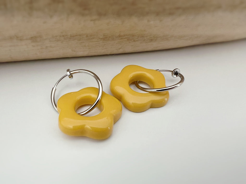 2 EN 1 Créoles Clips 20mm Argent/ Or Cercles fleur jaune / bleu / rose, Clips d'oreilles Anneaux Boucles d'oreilles à clips.