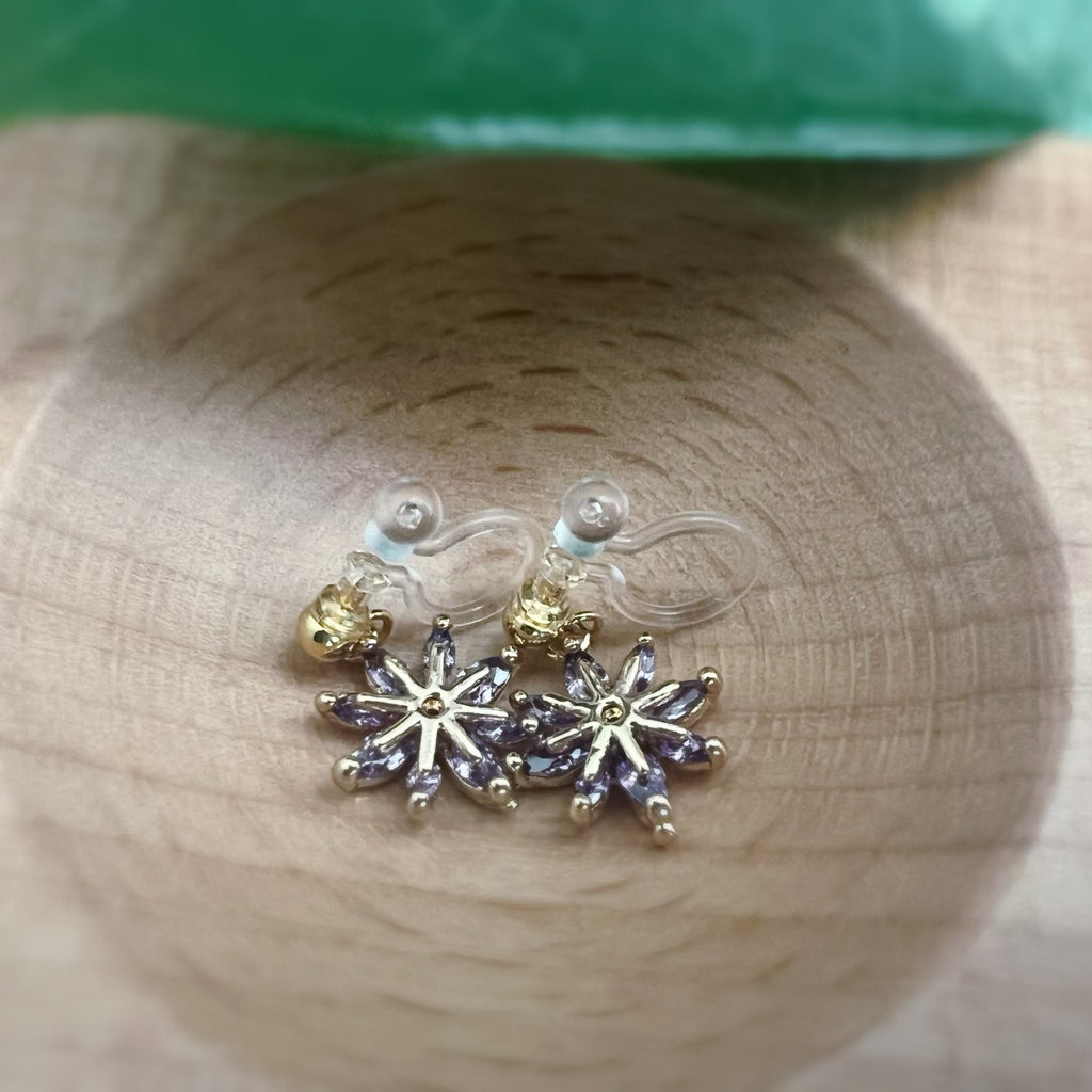 Purple daisy dangling resin ear clips, Flower Zircon CLIPS Invisible delicate daily comfortable