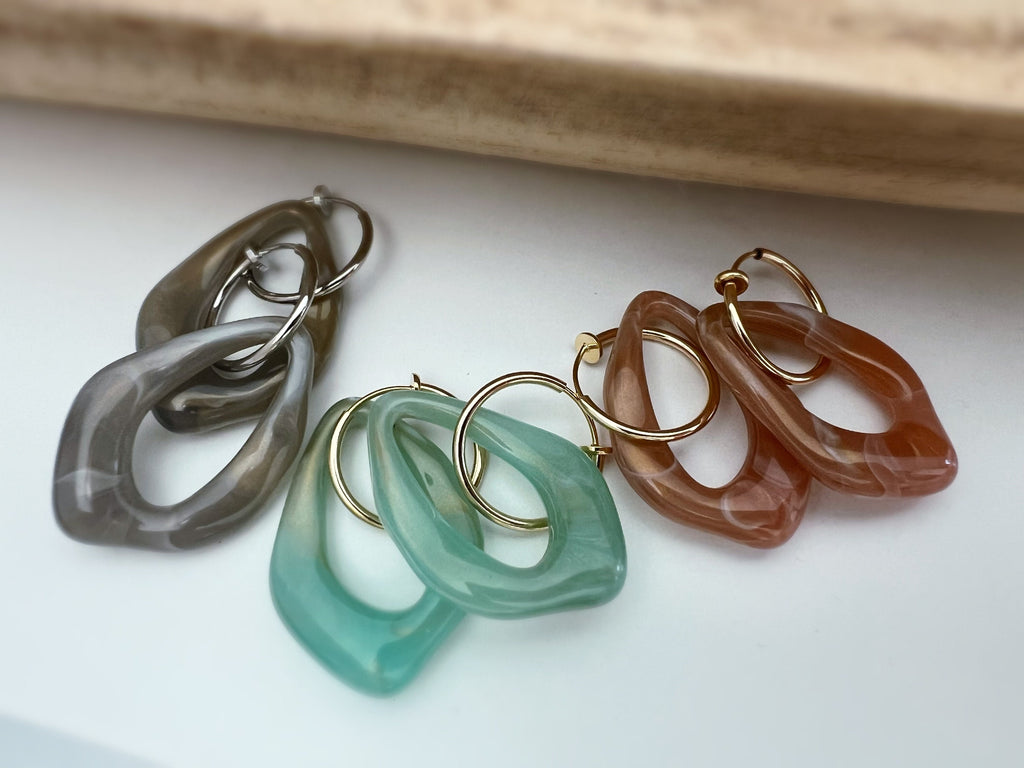 2 EN 1, Clips d'oreilles Anneaux Grand Losange Acétate Vert Marron transparent. Créoles Clips 20mm Argent / Or. CLIPS confortable