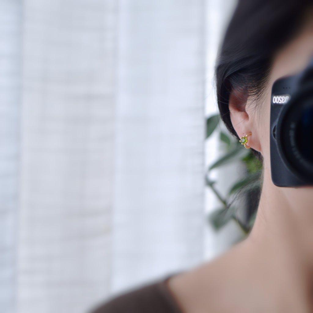 SANS DOULEUR ! Boucles d'oreilles CLIPS U spirale Cercle torsadé Pierre Zircon Rond Vert citron. Plaqué d'Or. Clips d'oreilles confortable