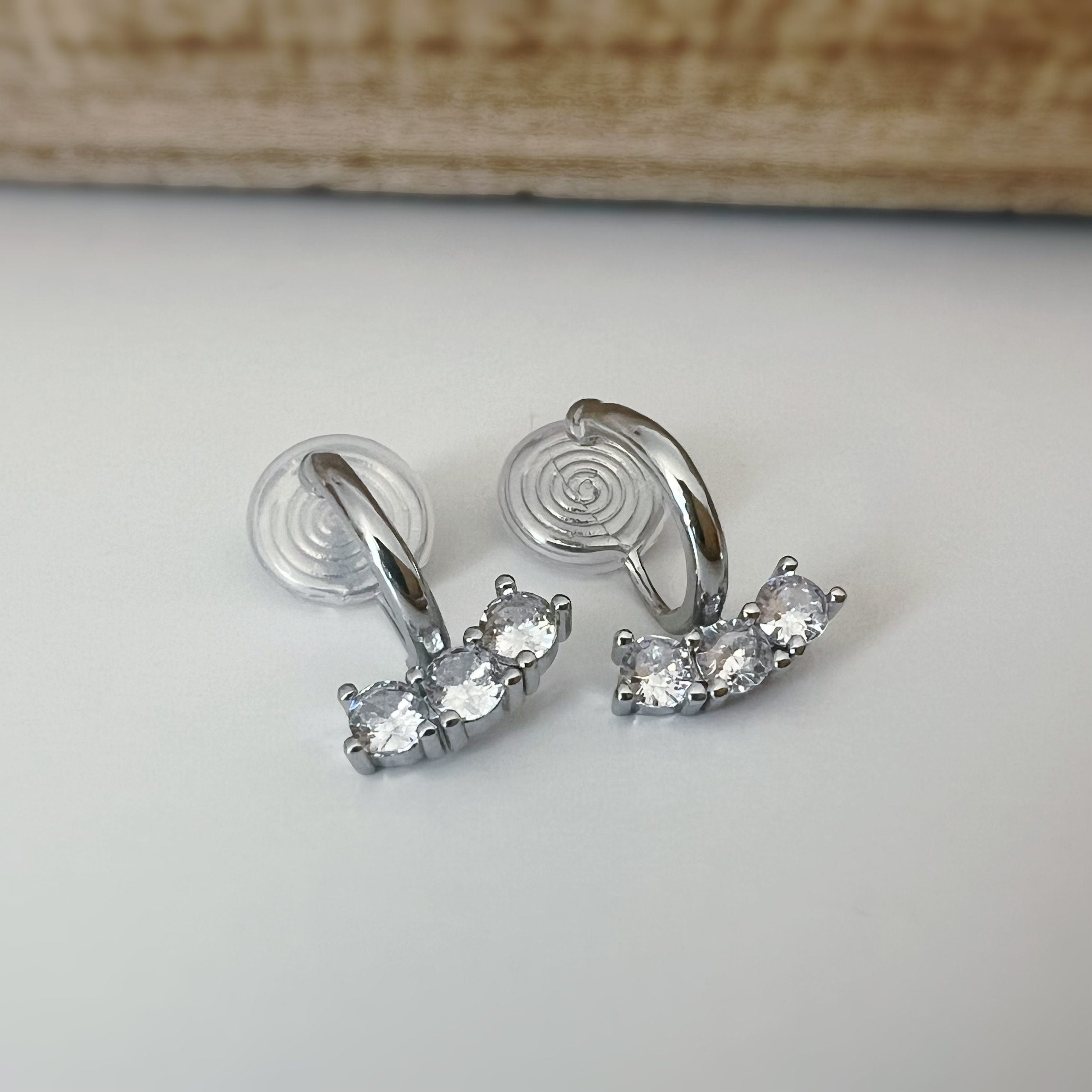 SANS DOULEUR ! Boucles d'oreilles CLIPS U spirale Petit Cercle avec Barre mini Zircon Argent / Or. Clips d'oreilles confortable délicat.