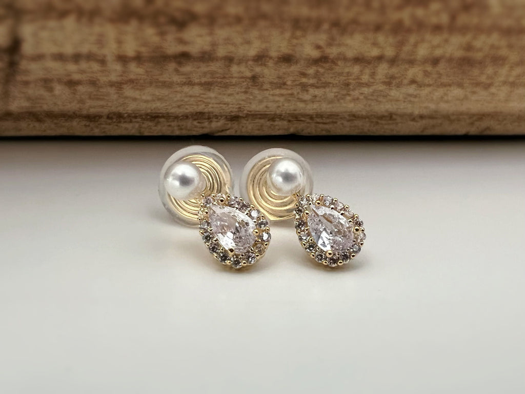 SANS DOULEUR ! Boucles d'oreilles CLIPS U spirale plaqué d'Or mini Perle blanche 4mm Goutte d'eau Zircon. Clips d'oreilles confortable.