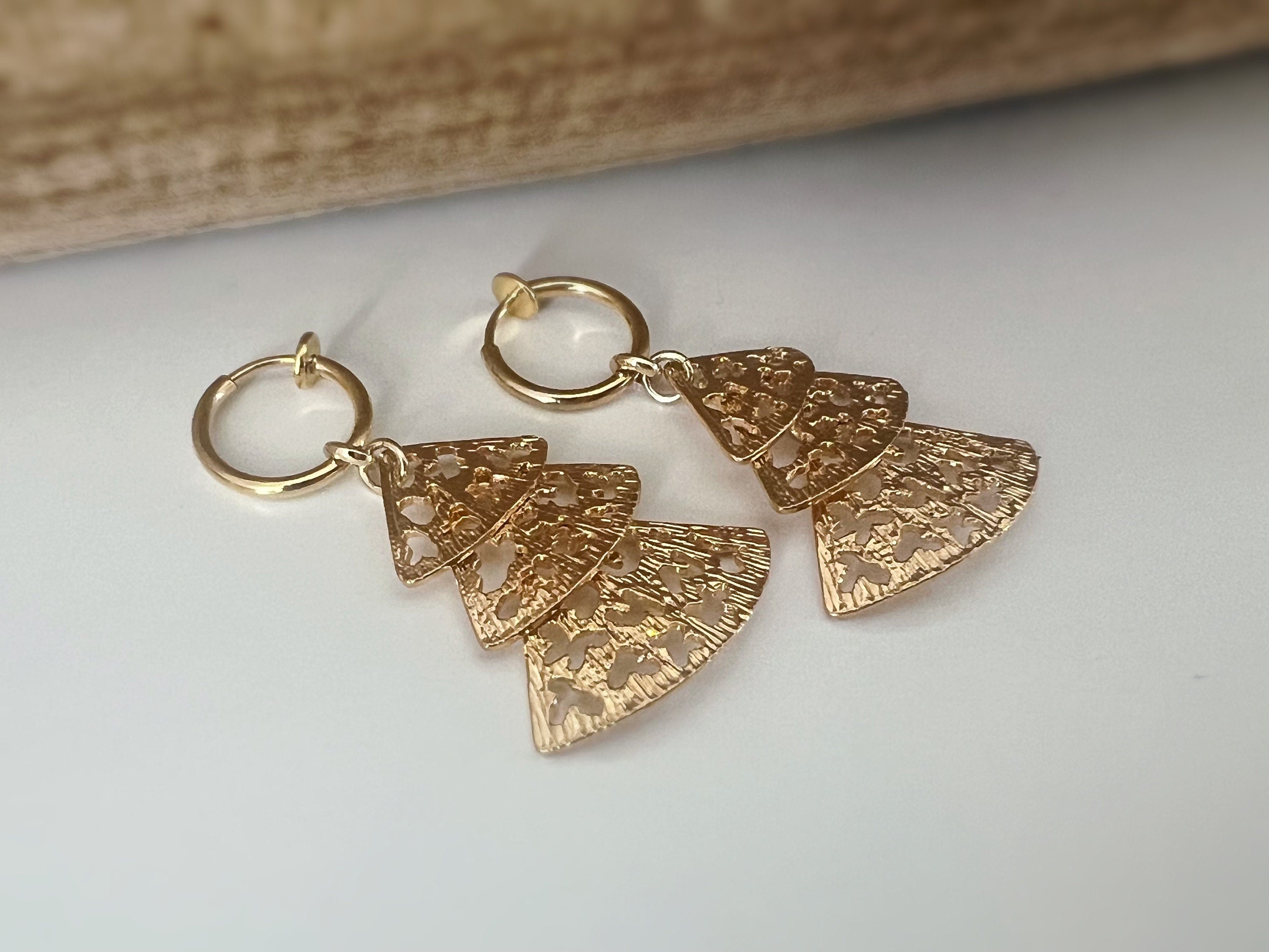 2 IN 1, Fan. CLIPS creole earrings, Dangling. Three fans. Modern ear clips.