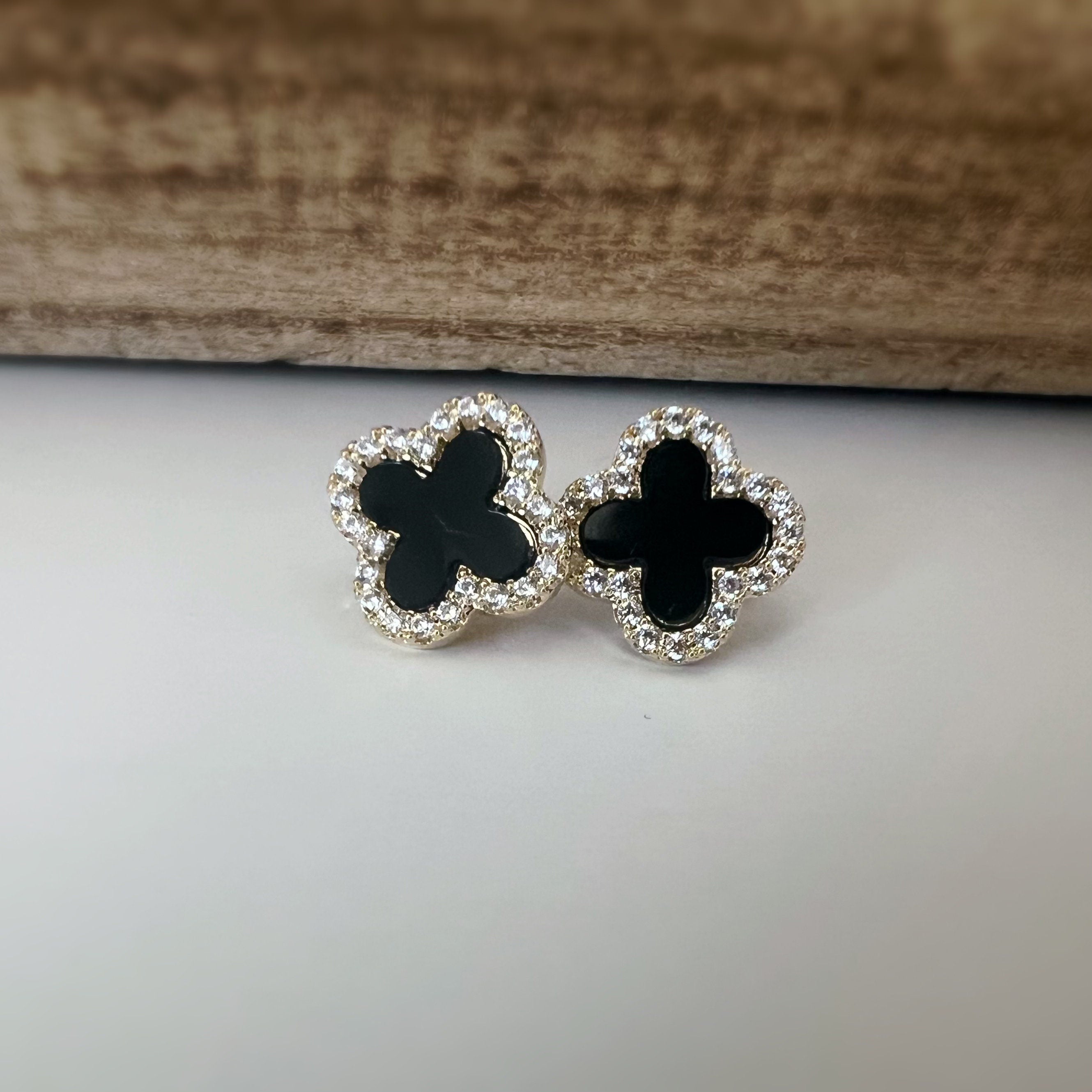CLIPS d'oreilles invisibles, Trèfle à 4 feuilles or porte bonheur mini zircon Noir/ Blanc/ Vert Boucles d'oreilles clips confortable délicat