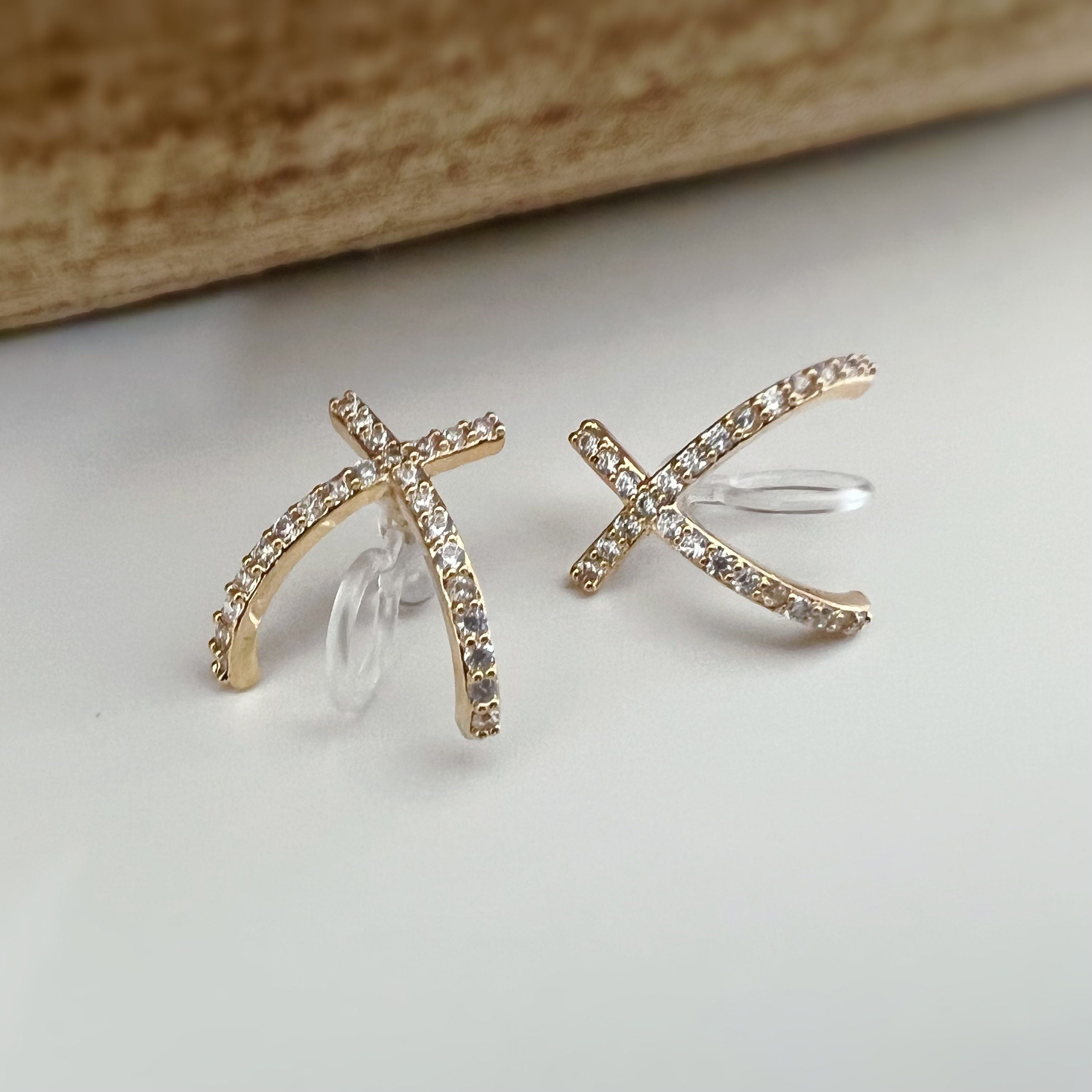 Cross mini zircon Clips Invisible gold color, Clips for non-pierced ears comfortable discreet delicate. Gifts Ready to give
