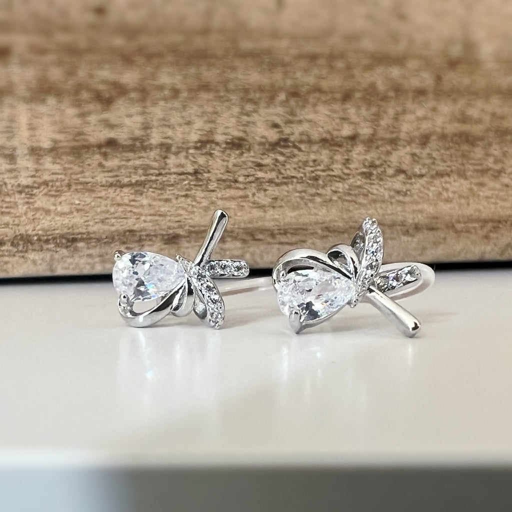 Clips d'oreilles invisibles Noeud de papillon mini pierre zircon goutte d'eau transparent. CLIPS confortable prêt à offrir