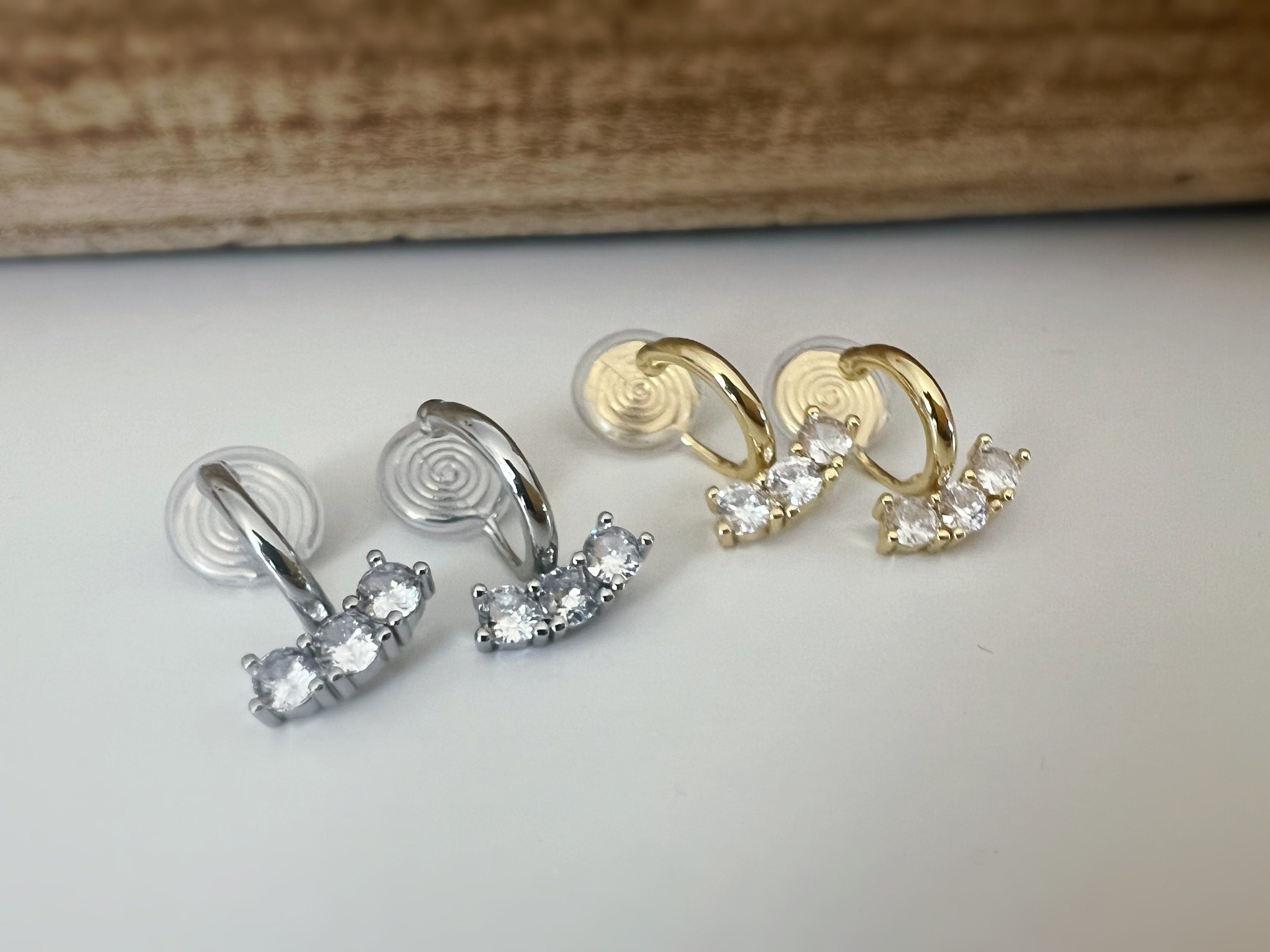 SANS DOULEUR ! Boucles d'oreilles CLIPS U spirale Petit Cercle avec Barre mini Zircon Argent / Or. Clips d'oreilles confortable délicat.