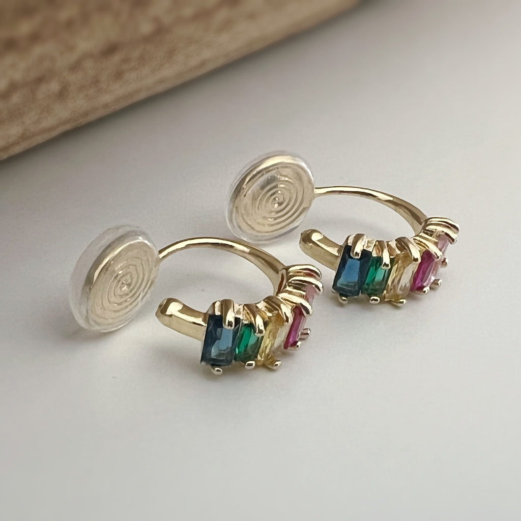 SANS DOULEUR ! Boucles d'oreilles CLIPS U spirale Cercle Mini Zircon rectangle coloré arc-en-ciel plaqué d'Or. Clips d'oreilles confortable.