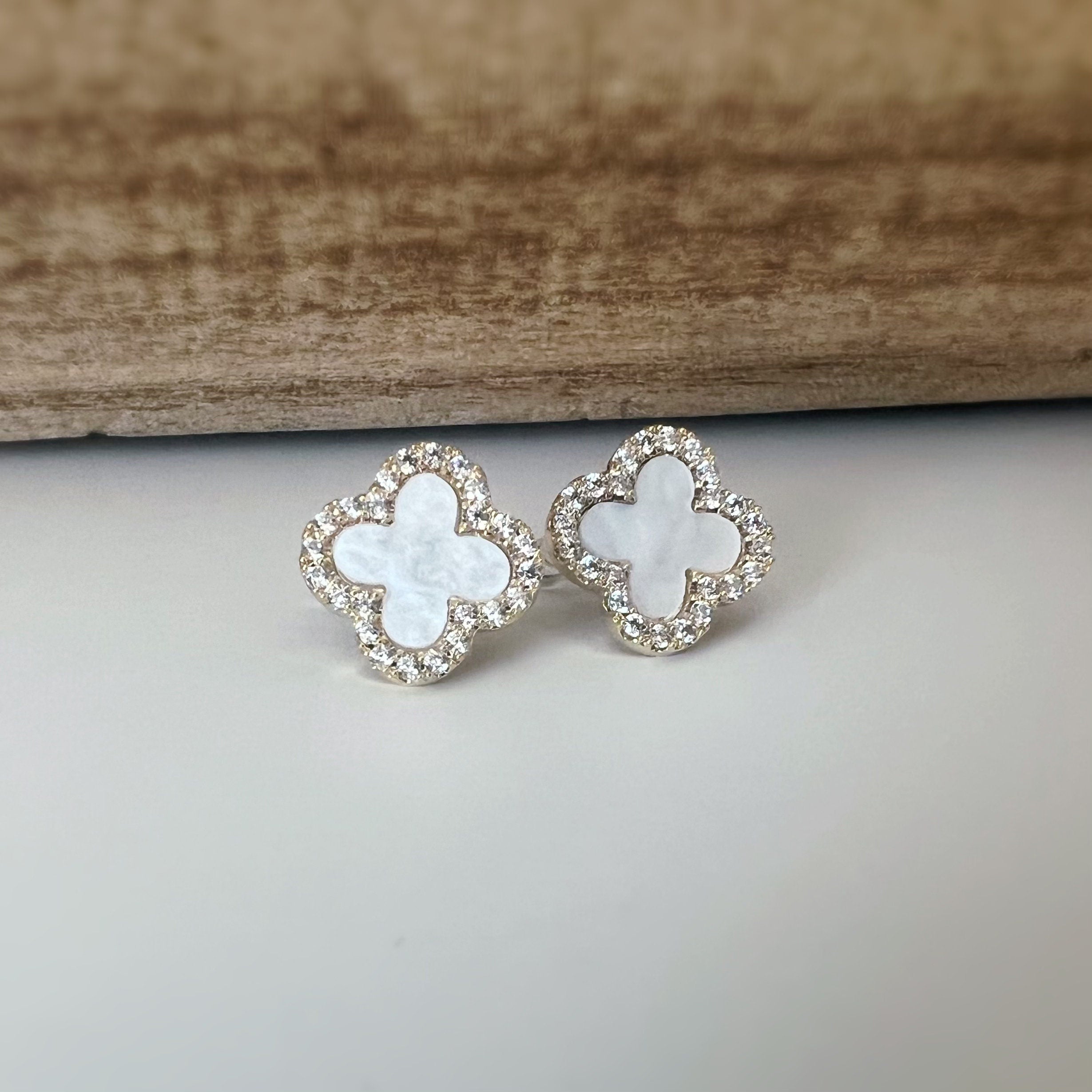 CLIPS d'oreilles invisibles, Trèfle à 4 feuilles or porte bonheur mini zircon Noir/ Blanc/ Vert Boucles d'oreilles clips confortable délicat