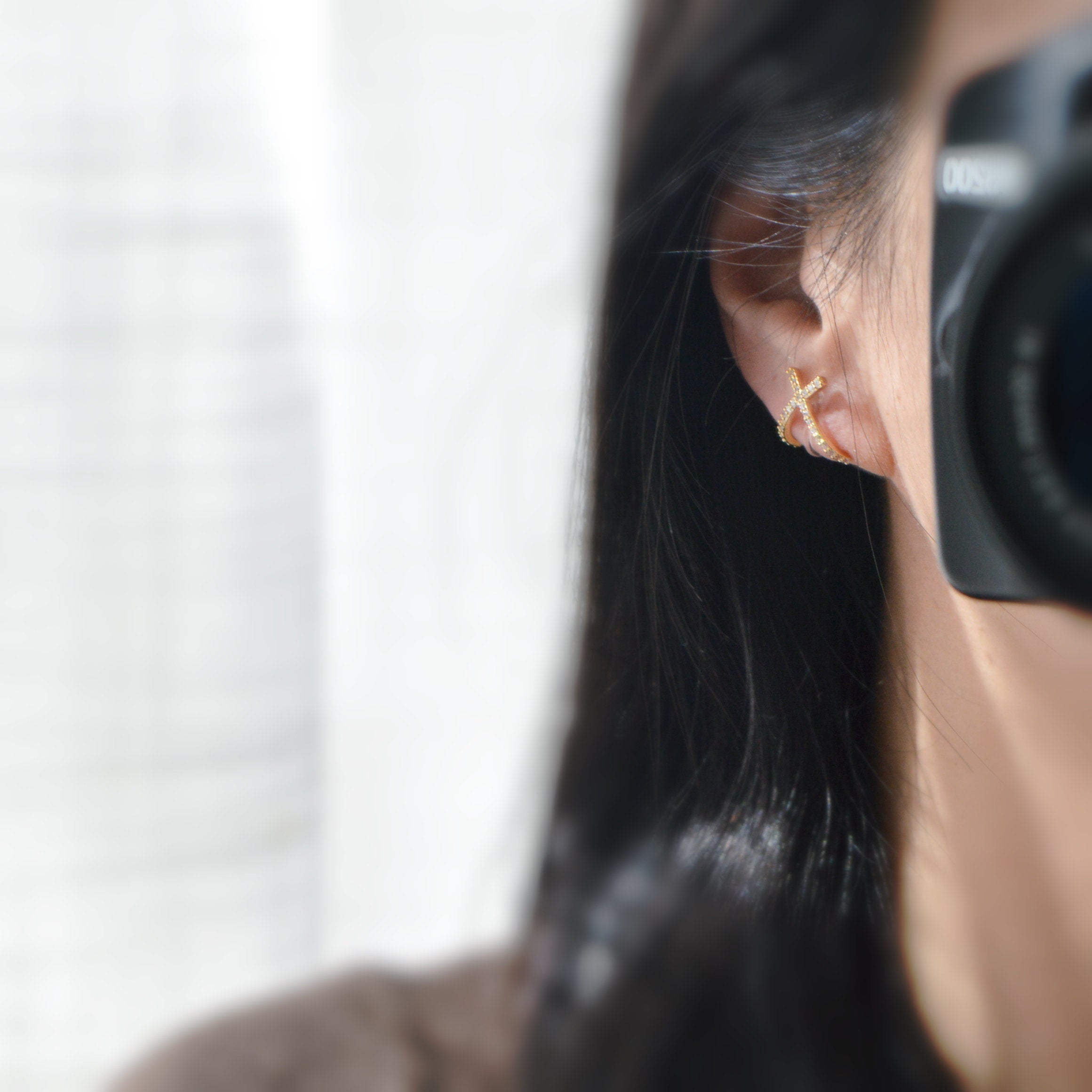 Cross mini zircon Clips Invisible gold color, Clips for non-pierced ears comfortable discreet delicate. Gifts Ready to give
