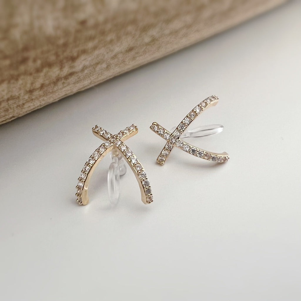 Cross mini zircon Clips Invisible gold color, Clips for non-pierced ears comfortable discreet delicate. Gifts Ready to give