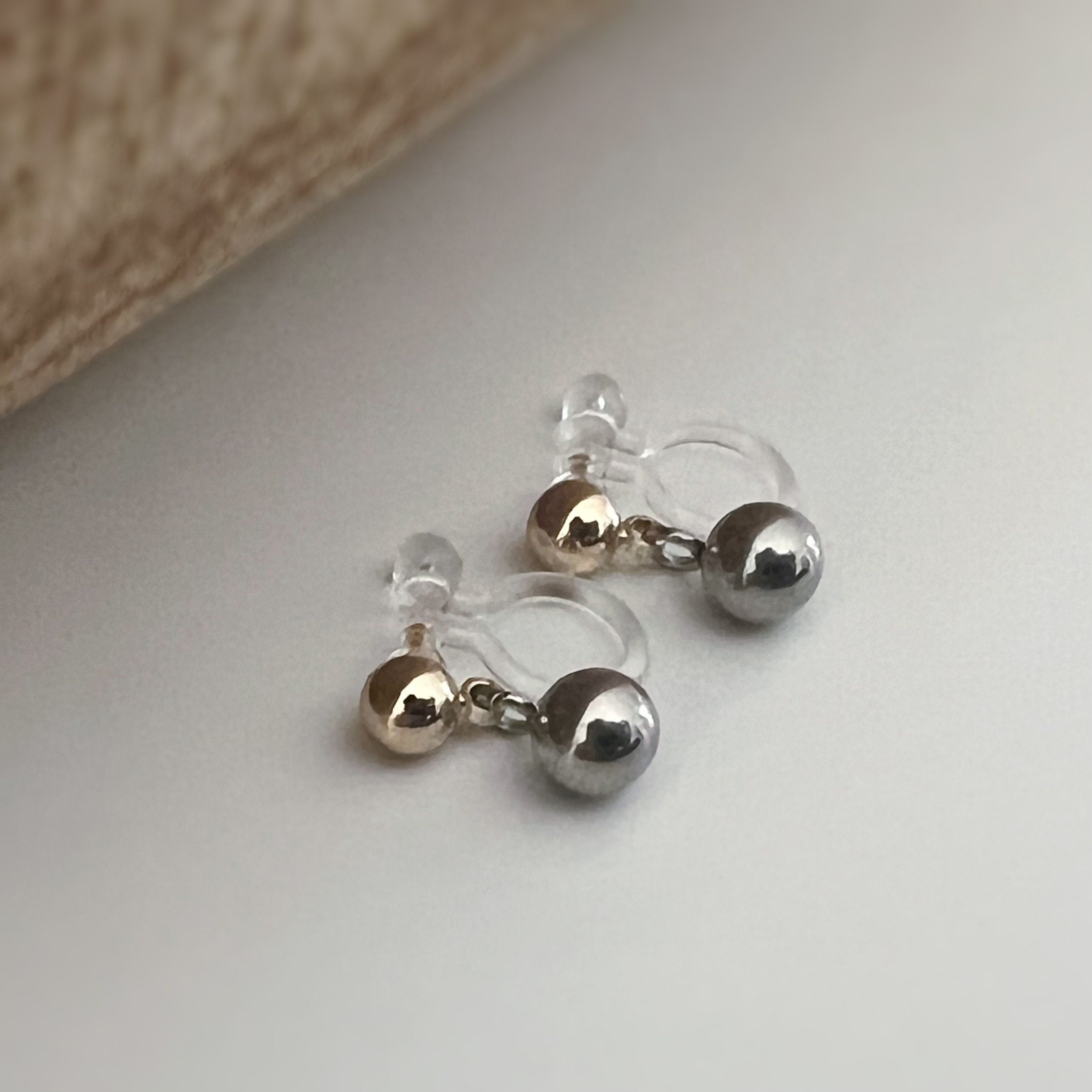 Boucles d'oreilles Clips INVISIBLES Double perle Argent et Or, Clips d'oreilles confortable bijoux minimaliste quotidien.