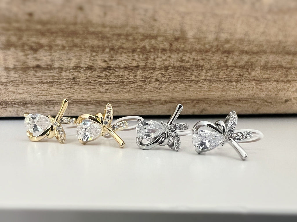 Clips d'oreilles invisibles Noeud de papillon mini pierre zircon goutte d'eau transparent. CLIPS confortable prêt à offrir