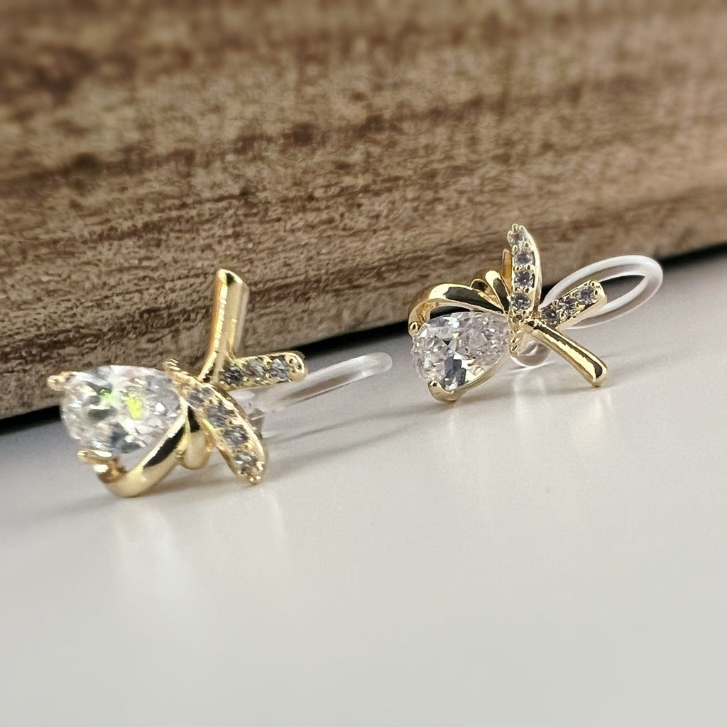 Clips d'oreilles invisibles Noeud de papillon mini pierre zircon goutte d'eau transparent. CLIPS confortable prêt à offrir