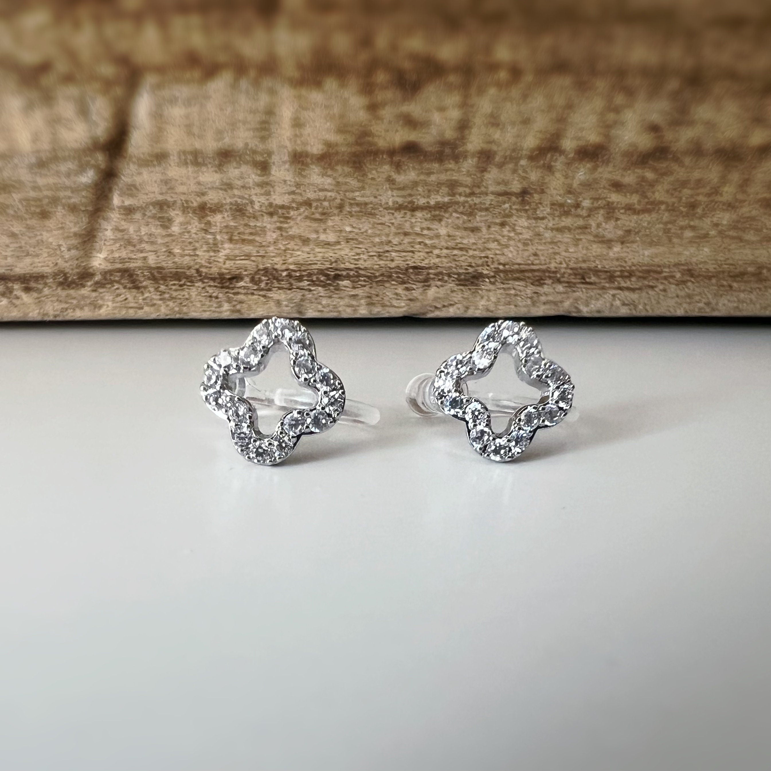CLIPS d'oreilles invisibles Trèfle à 4 feuilles porte bonheur Noir/ Mini zircon Argent/ Argent creux Boucles d'oreilles confortable délicat