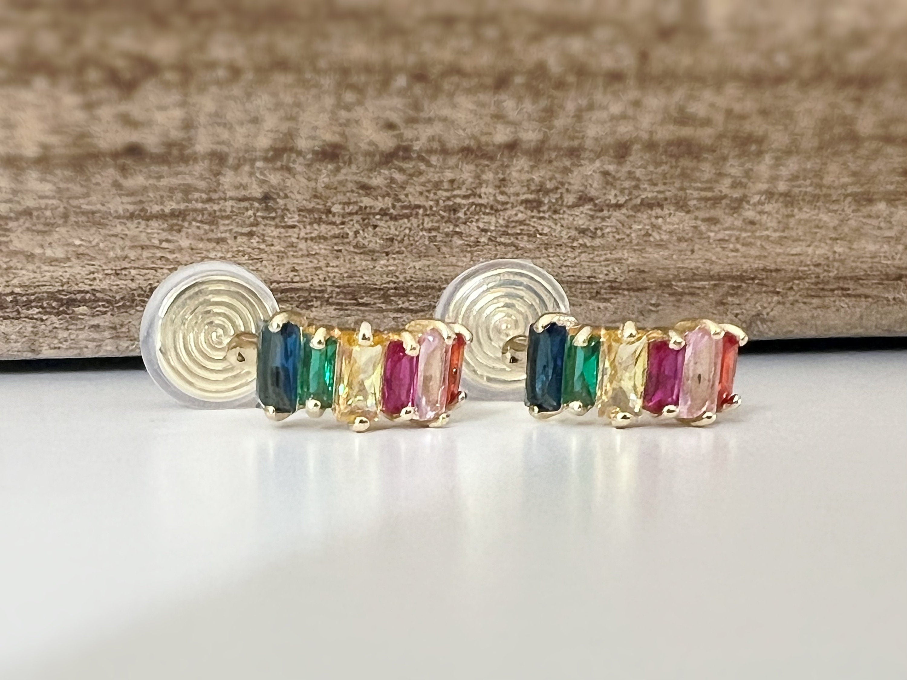 SANS DOULEUR ! Boucles d'oreilles CLIPS U spirale Cercle Mini Zircon rectangle coloré arc-en-ciel plaqué d'Or. Clips d'oreilles confortable.