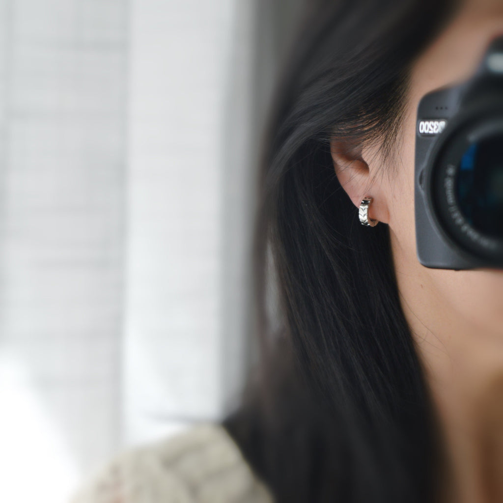 Boucles d'oreilles Rock CLIPS anneaux Argent givré Fleurs. Oreilles Non Percées. Bijoux quotidiens