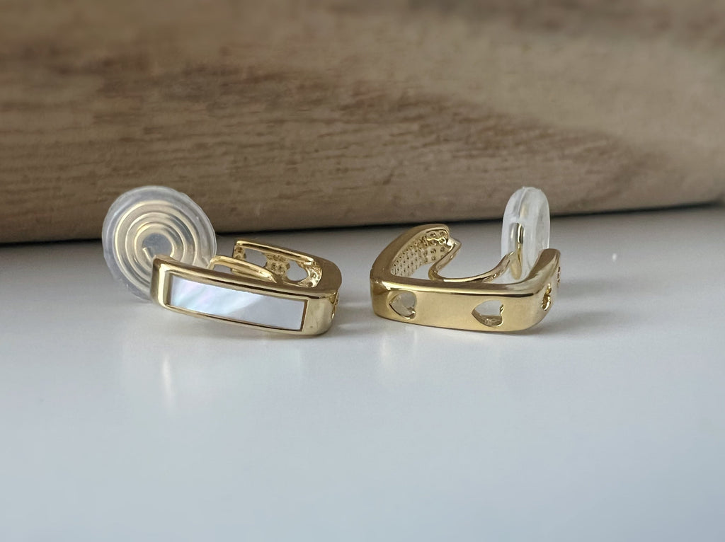 SANS DOULEUR ! Boucles d'oreilles CLIPS U spirale Or Petit carré en nacre blanc petit Coeur creux. Clips d'oreilles confortable Délicates