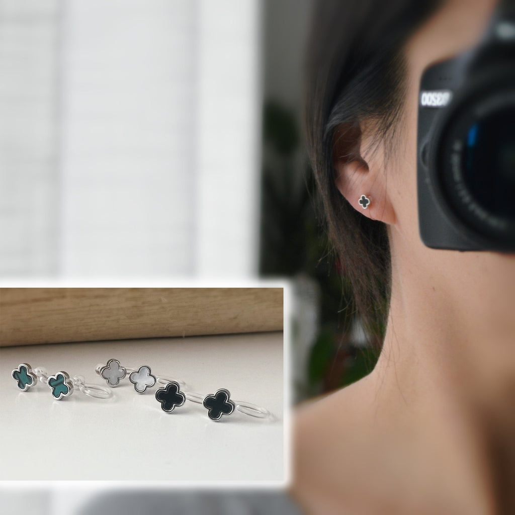 CLIPS d'oreilles invisibles Argent Mini Trèfle à 4 feuilles porte bonheur Noir/ Blanc/ Vert. Boucles d'oreilles confortable délicat