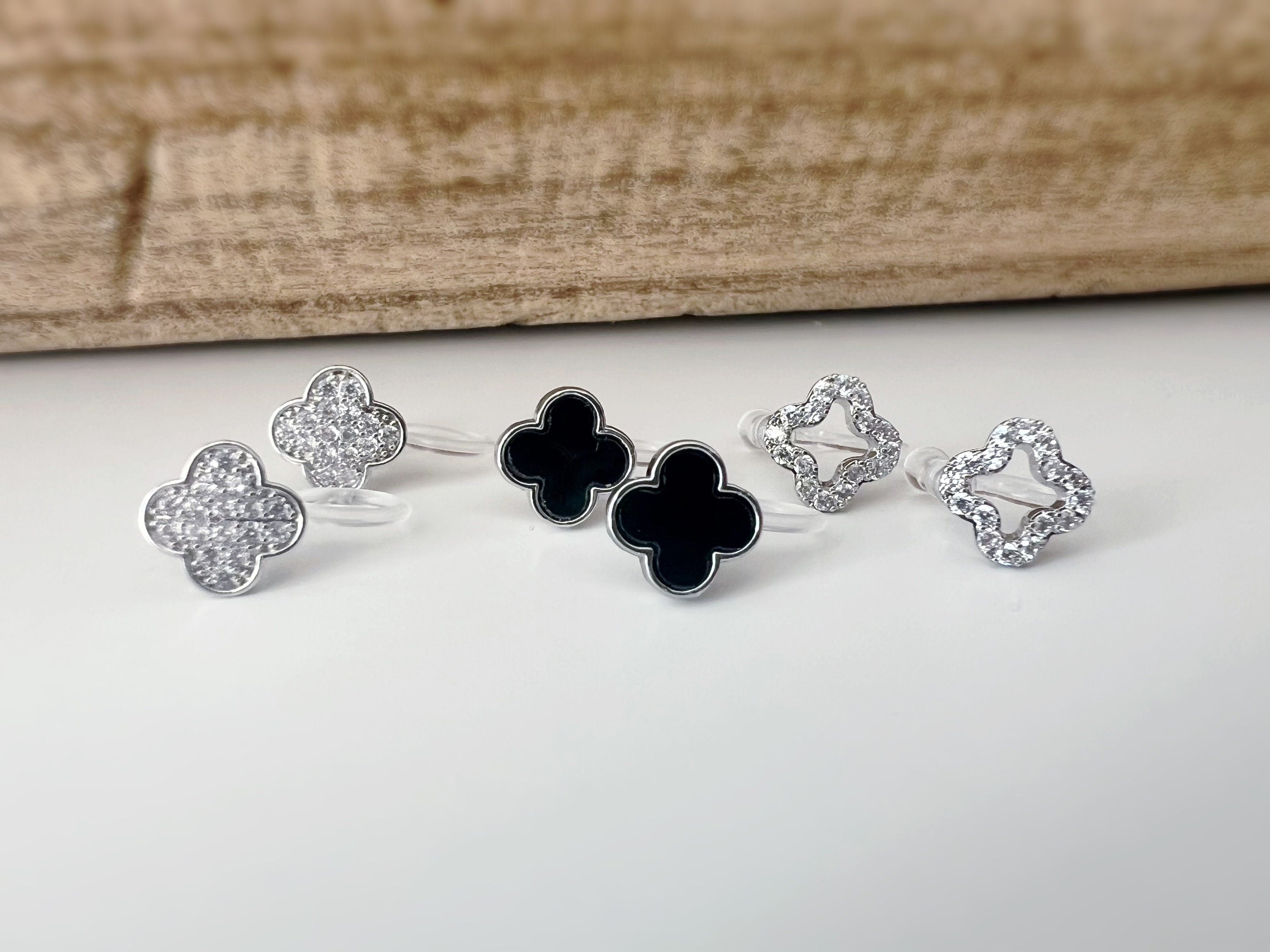 CLIPS d'oreilles invisibles Trèfle à 4 feuilles porte bonheur Noir/ Mini zircon Argent/ Argent creux Boucles d'oreilles confortable délicat
