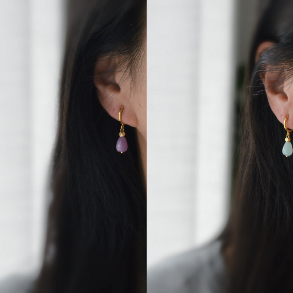 Clips d'oreille CLIPS pendants anneaux Créoles doré avec Perle goutte d'eau Bleu claire/ Violet calcédoine. Bijoux quotidien Anneaux 1.3cm