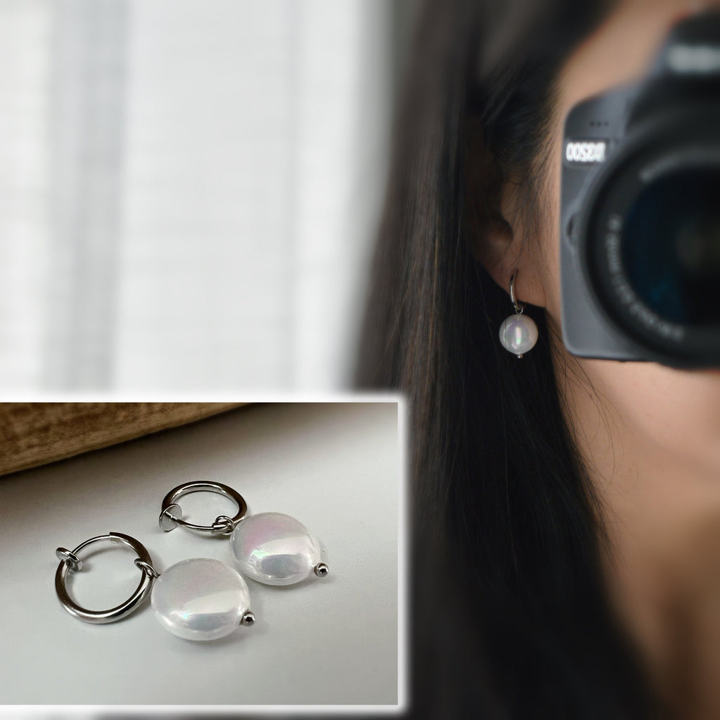 Clips d'oreille 2-EN-1 CLIPS anneaux couleur Argent. Perle coquillage Blanc rond. Bijoux quotidien Anneaux 1.3cm