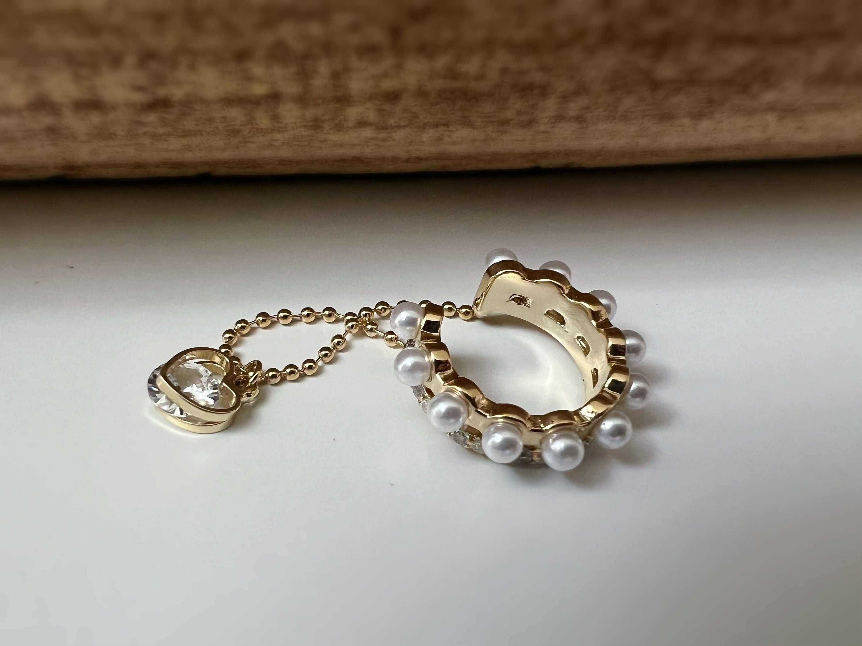 Bague d'oreilles boucles d'oreilles créole anneau mini perles blanches zircon, petit coeur zircon Clips d'oreilles plaqué d'Or chaîne.