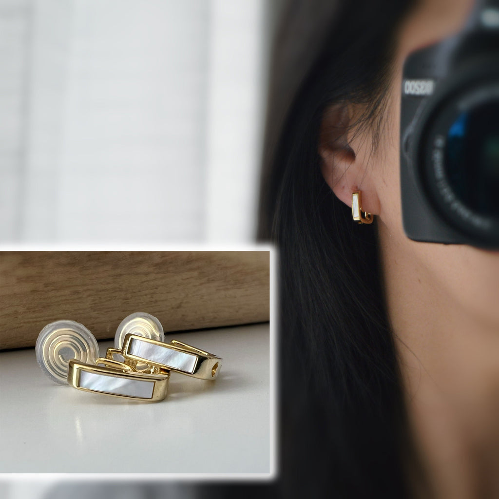 SANS DOULEUR ! Boucles d'oreilles CLIPS U spirale Or Petit carré en nacre blanc petit Coeur creux. Clips d'oreilles confortable Délicates