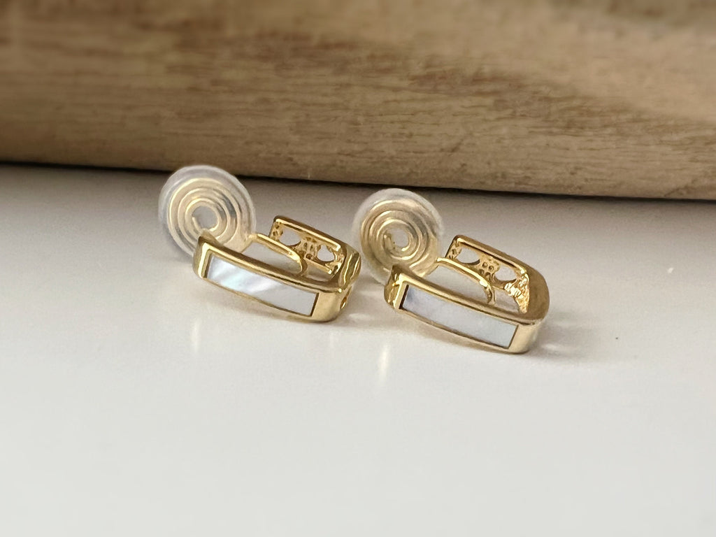 SANS DOULEUR ! Boucles d'oreilles CLIPS U spirale Or Petit carré en nacre blanc petit Coeur creux. Clips d'oreilles confortable Délicates