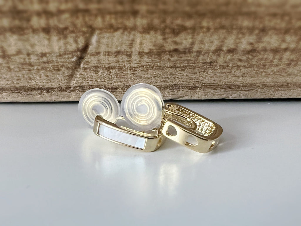 SANS DOULEUR ! Boucles d'oreilles CLIPS U spirale Or Petit carré en nacre blanc petit Coeur creux. Clips d'oreilles confortable Délicates