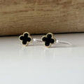 CLIPS d'oreilles invisibles Or Mini Trèfle à 4 feuilles porte bonheur Noir/ Blanc/ Rouge/ Vert. Boucles d'oreilles confortable délicat
