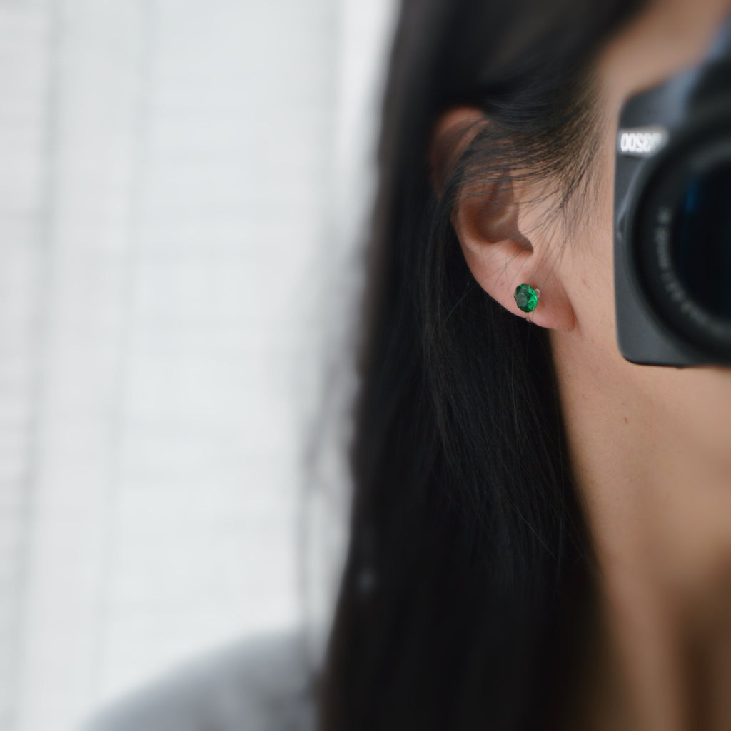 Boucles d'oreilles CLIPS invisible Cristal Rond Vert Majestic Green PureCristal, Clips d'Oreille Petit cristal Vert Minimaliste.