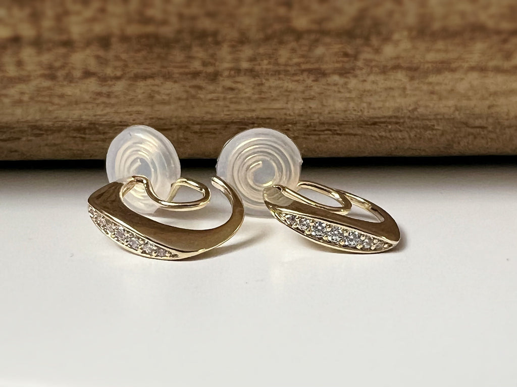 SANS DOULEUR ! Boucles d'oreilles CLIPS U spirale Demi-cercle Mini Pierres Zircon Rond plaqué d'Or. Clips d'oreilles confortable.