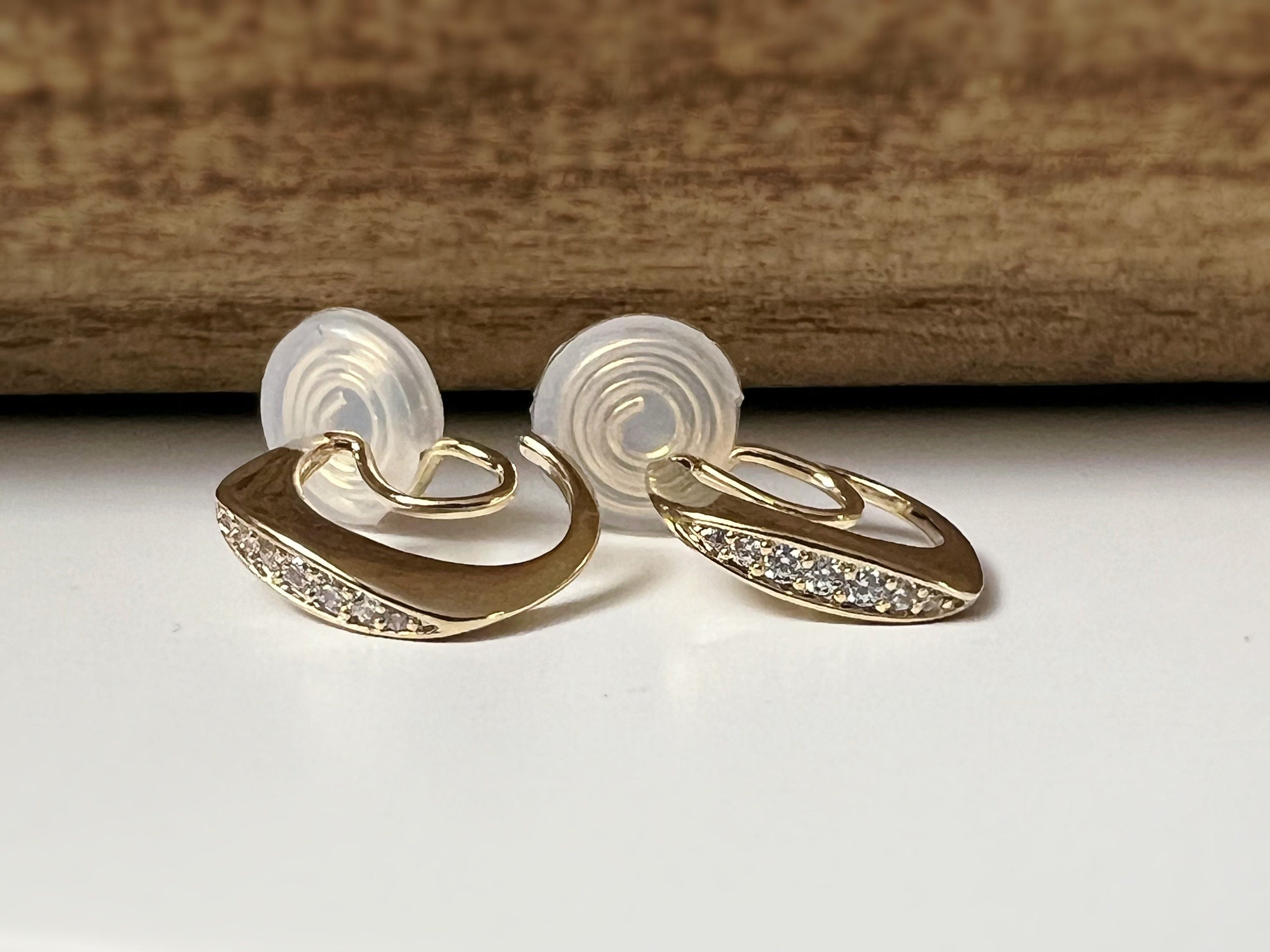 SANS DOULEUR ! Boucles d'oreilles CLIPS U spirale Demi-cercle Mini Pierres Zircon Rond plaqué d'Or. Clips d'oreilles confortable.