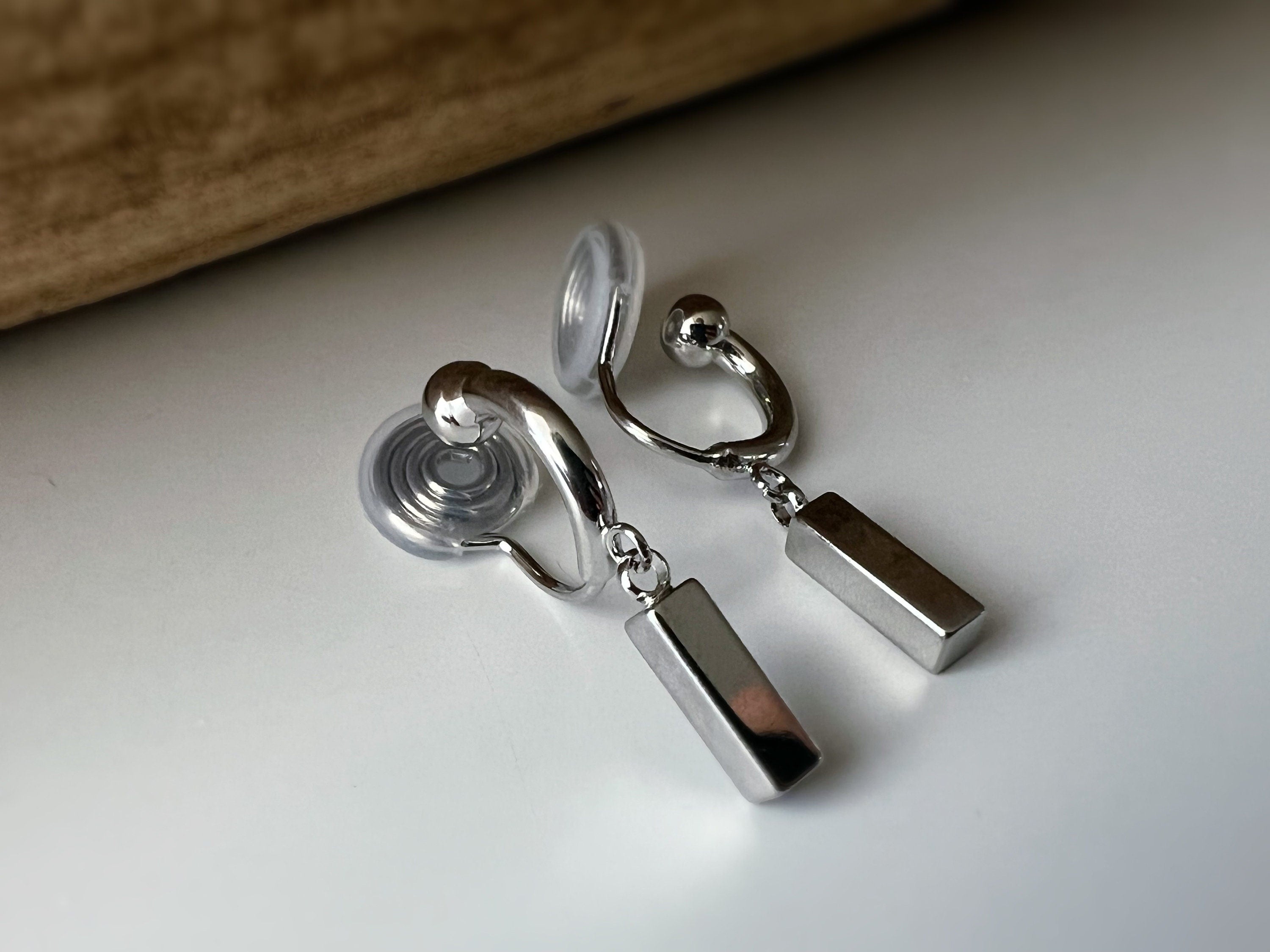 SANS DOULEUR ! Boucles d'oreilles pendantes rectangulaires clips u spirale Cercle Argent. Clips d'oreilles confortable Délicates