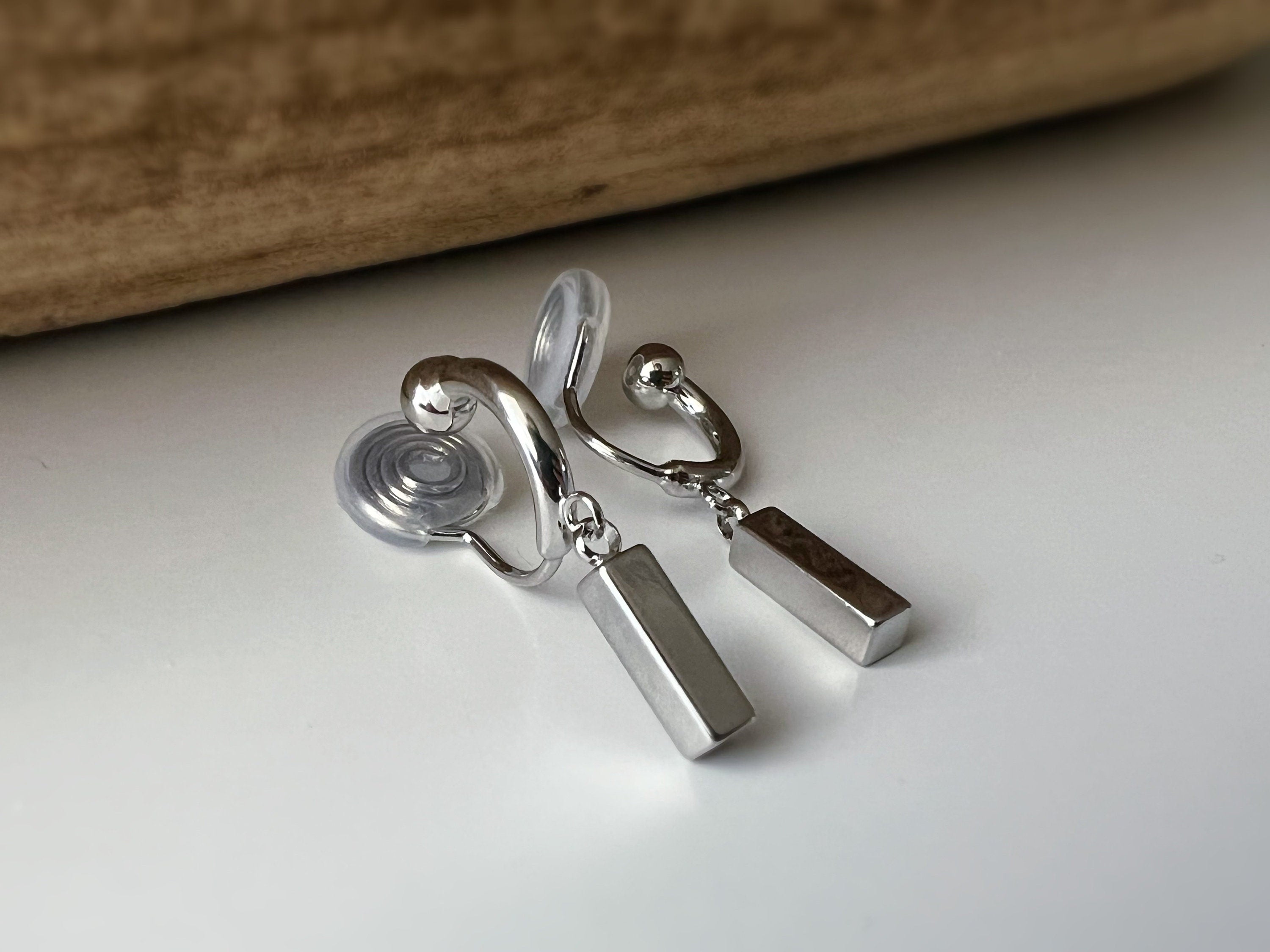 SANS DOULEUR ! Boucles d'oreilles pendantes rectangulaires clips u spirale Cercle Argent. Clips d'oreilles confortable Délicates