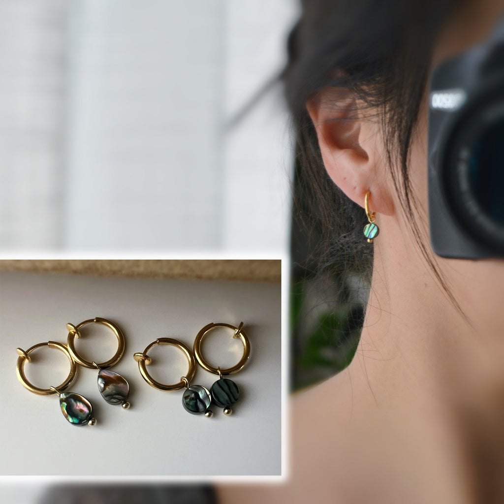 Clips d'oreille 2-EN-1 CLIPS anneaux doré. Perle coquillage d'ormeau naturelle forme Rond / Oval. Bijoux quotidien Anneaux 1.3cm