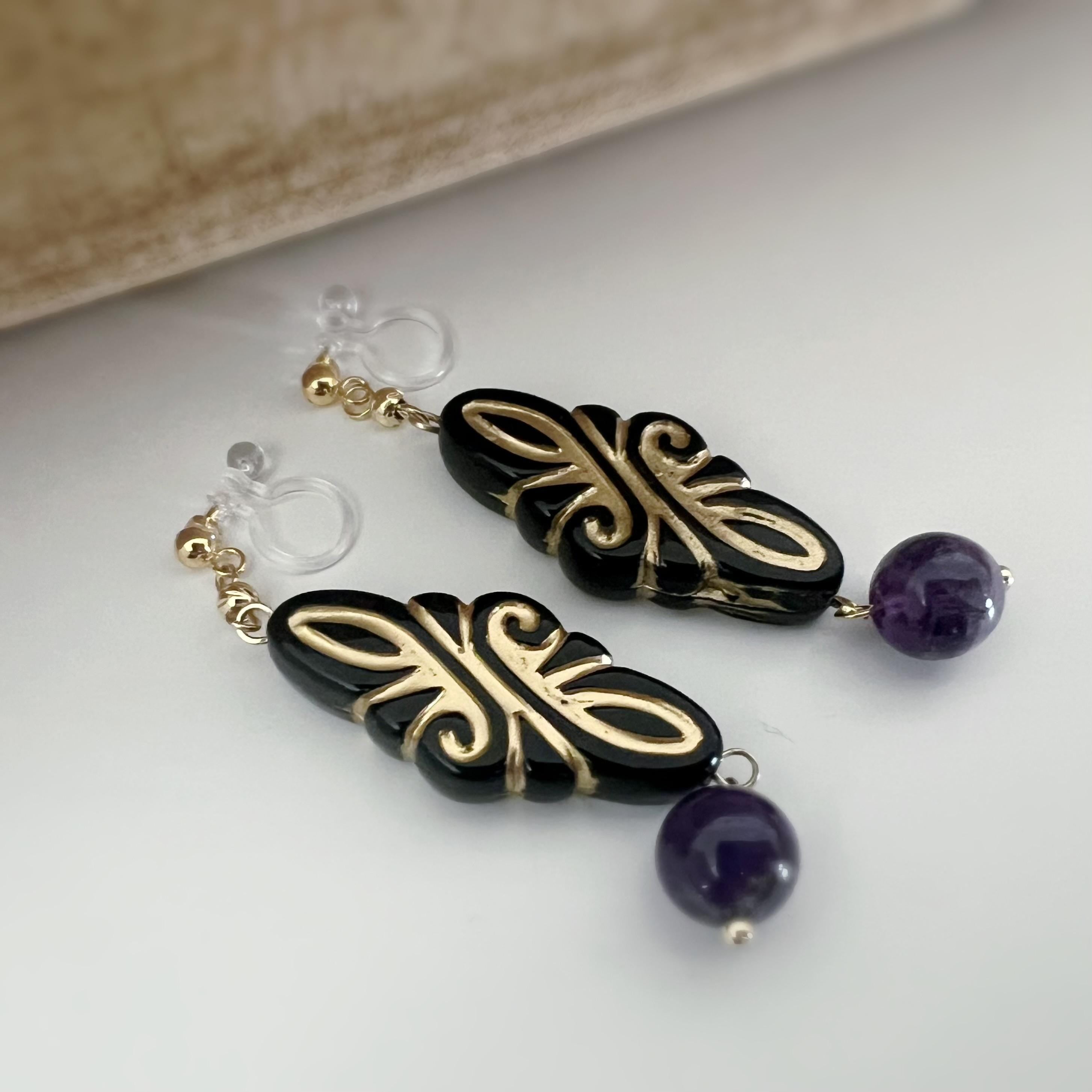 Longue boucles d'oreilles pendantes CLIPS INVISIBLES couleur Or, Perle losange vintage en acétate à motif doré Perle ronde amethyste violet
