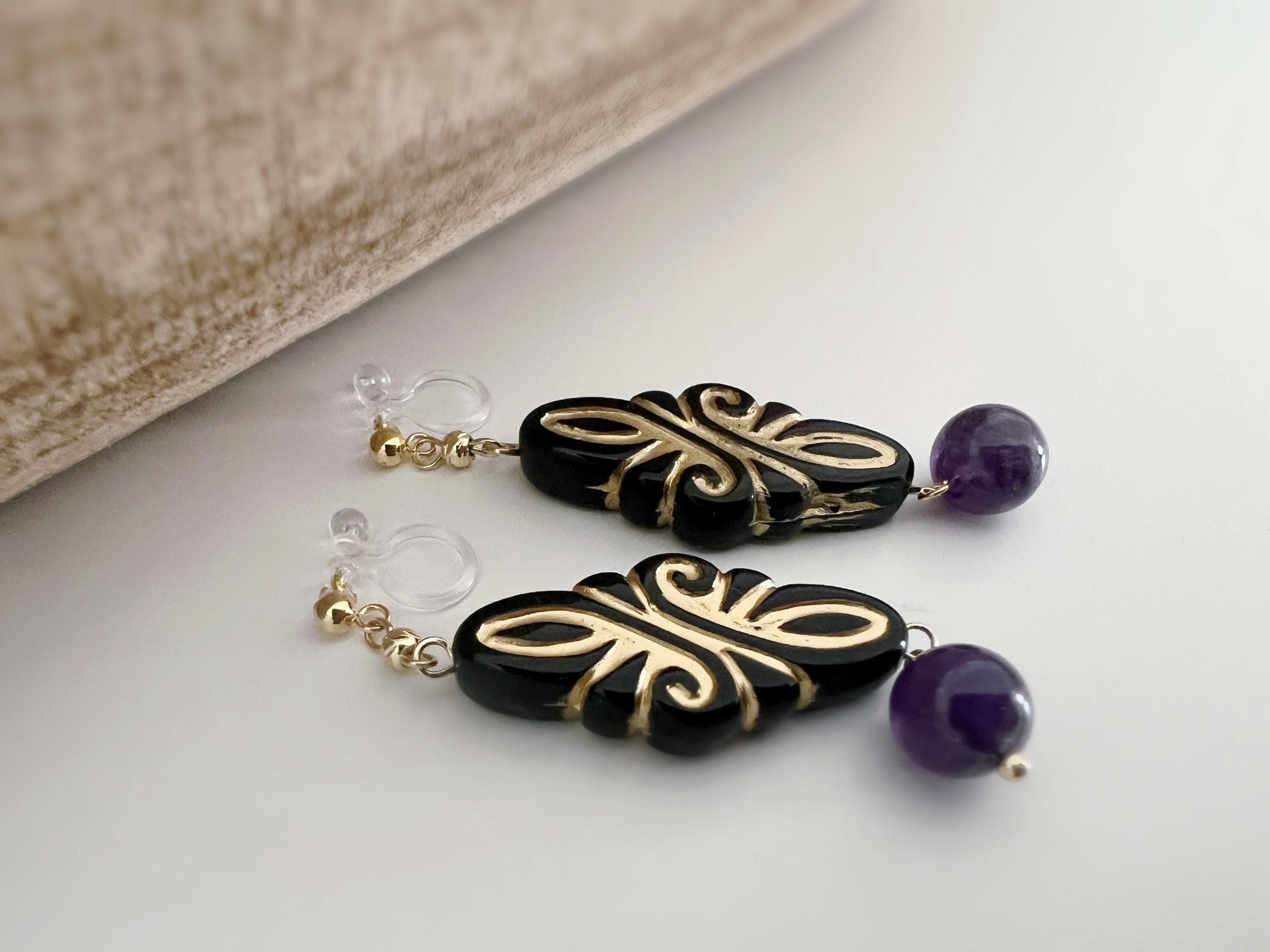 Longue boucles d'oreilles pendantes CLIPS INVISIBLES couleur Or, Perle losange vintage en acétate à motif doré Perle ronde amethyste violet