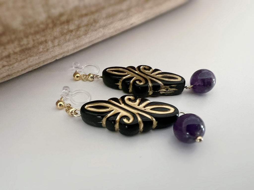 Longue boucles d'oreilles pendantes CLIPS INVISIBLES couleur Or, Perle losange vintage en acétate à motif doré Perle ronde amethyste violet
