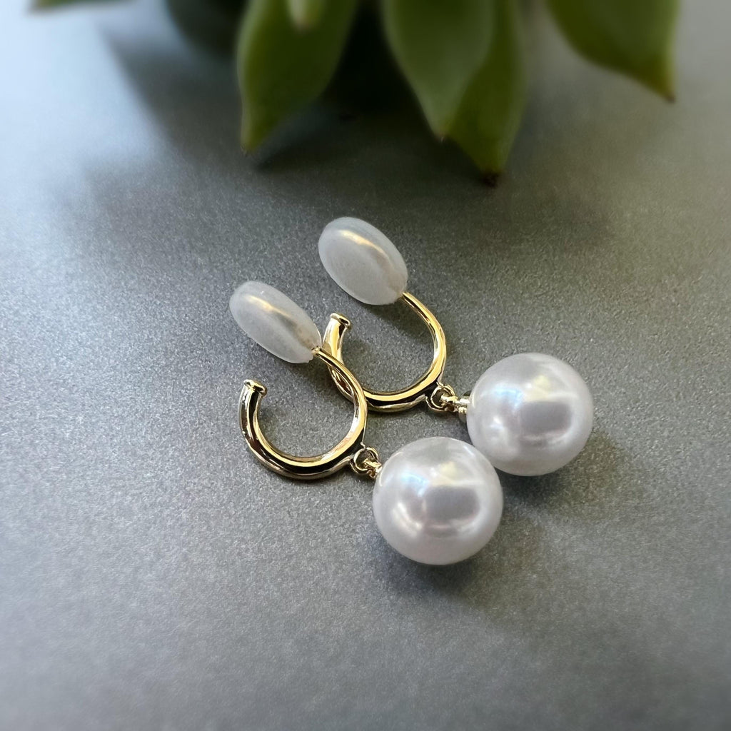 SANS DOULEUR ! Boucles d'oreilles CLIPS U pendantes spirale Petit créole or avec grande Perle blanche. Clips confortable. prêt à offrir