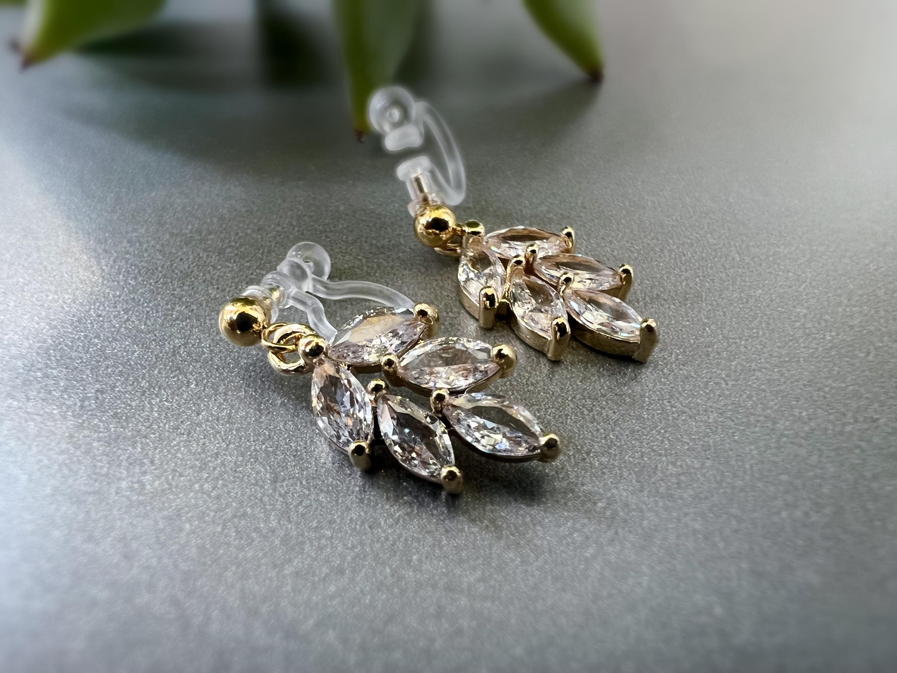 Clips d'oreilles petite feuille couleur Argent/ Or avec zircon transparent. CLIPS Invisible délicat quotidien confortable