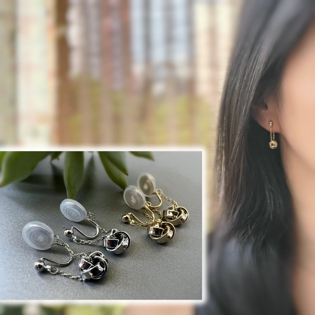 SANS DOULEUR ! Boucles d'oreilles CLIPS U spirale Chaîne Fleur quatre pétales Or /Argent. Clips d'oreilles confortable Boucles Délicates