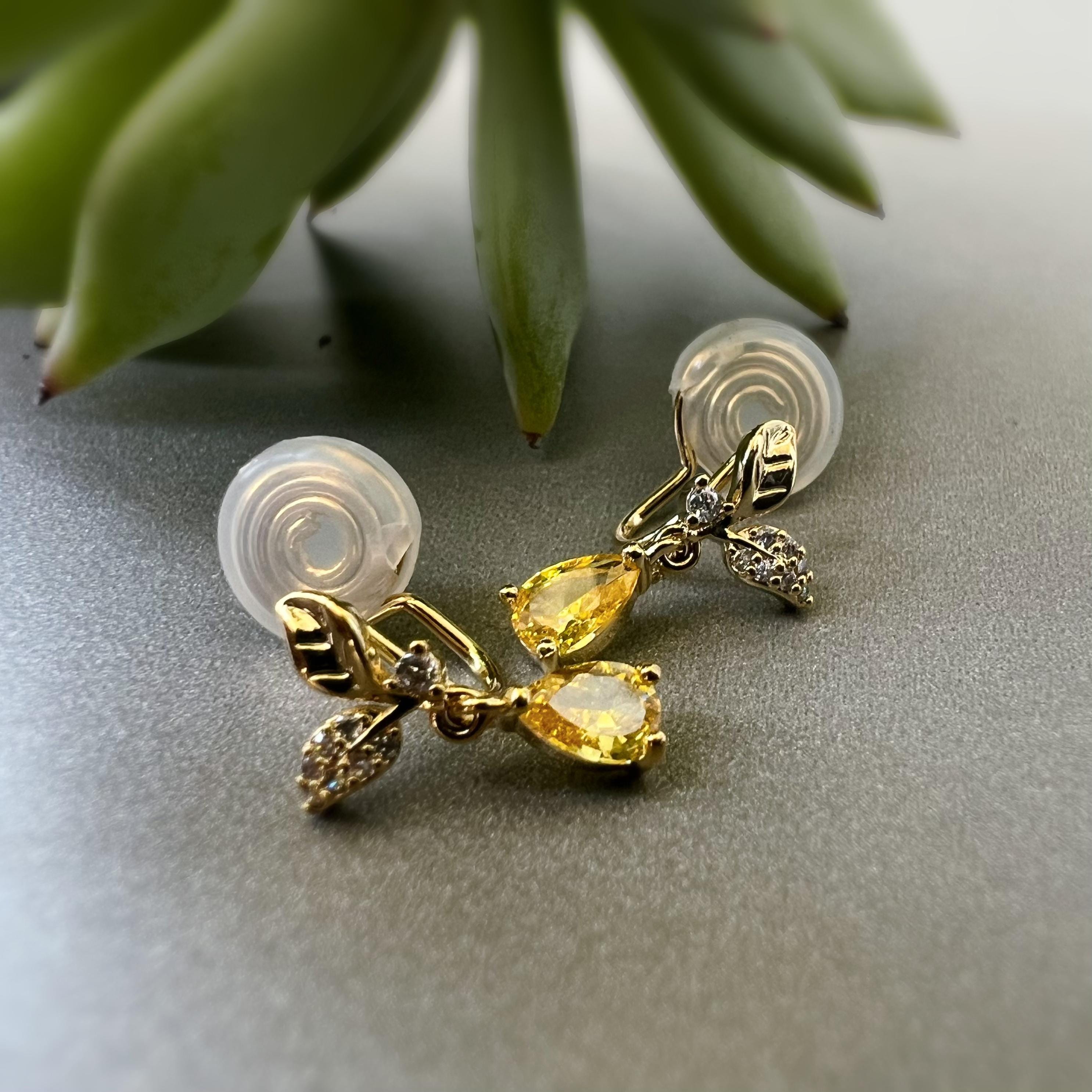 SANS DOULEUR ! Boucles d'oreilles CLIPS U spirale Feuilles Or Zircon goutte d'eau jaune. Clips d'oreilles confortable Boucles Délicates