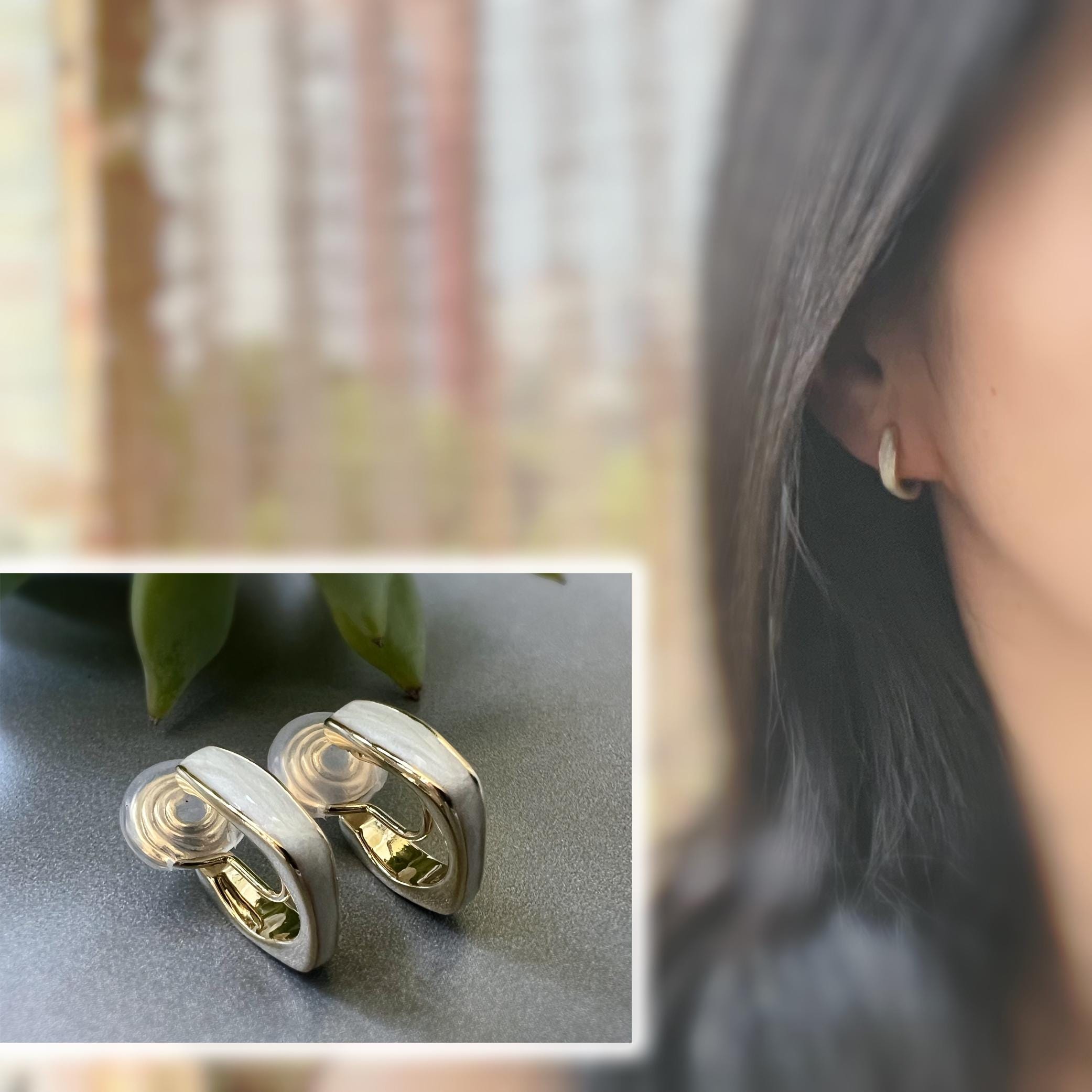 SANS DOULEUR ! Boucles d'oreilles CLIPS U spirale Or Petit carré blanc crème. Anneau carré, Clips d'oreilles confortable Délicates