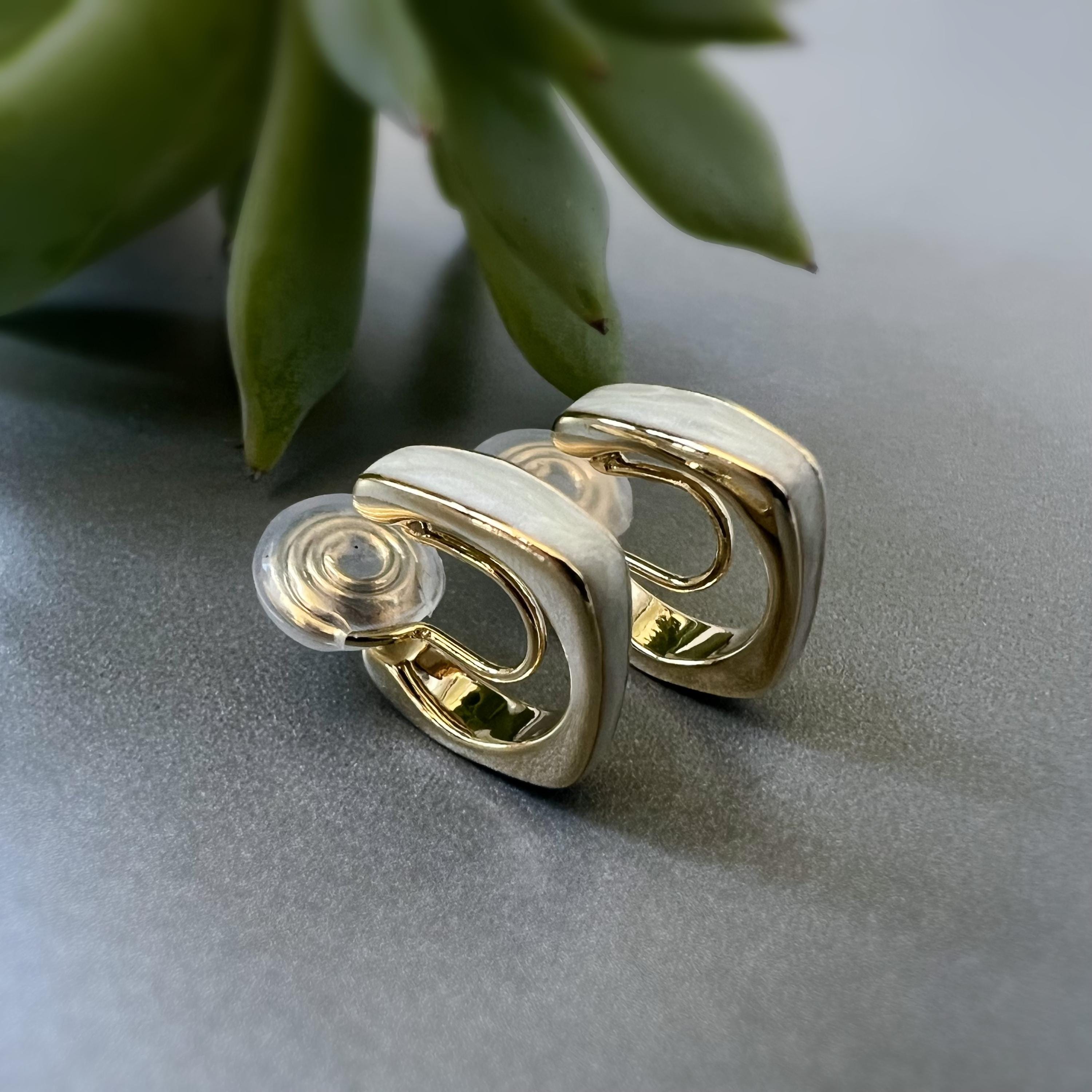 SANS DOULEUR ! Boucles d'oreilles CLIPS U spirale Or Petit carré blanc crème. Anneau carré, Clips d'oreilles confortable Délicates