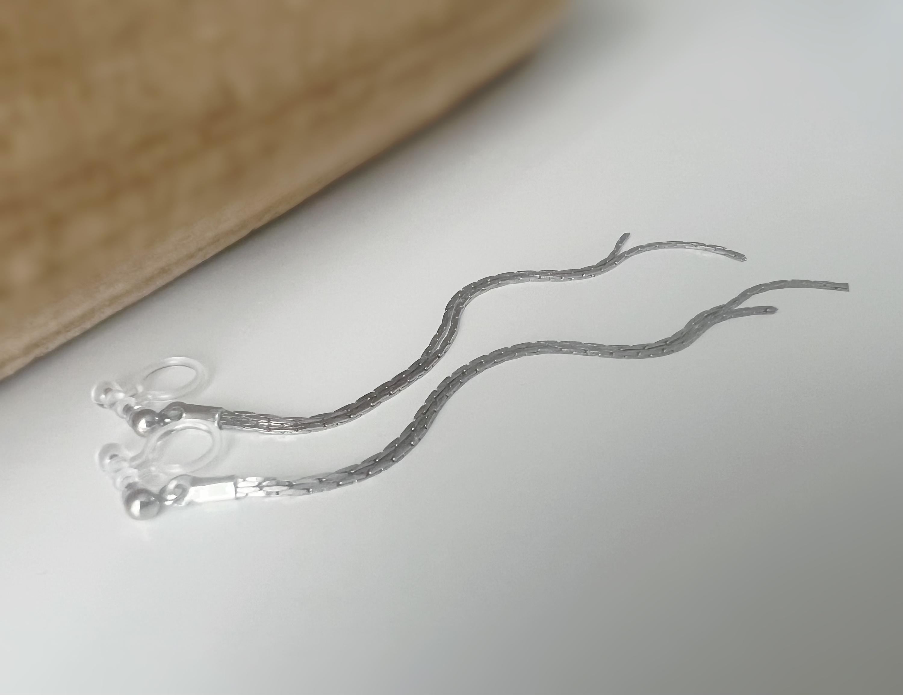 Longue Clips d'oreilles invisibles. Double chaîne or tassel. Boucles d'oreilles clips confortable pour oreilles non percées. Prêt à offrir.