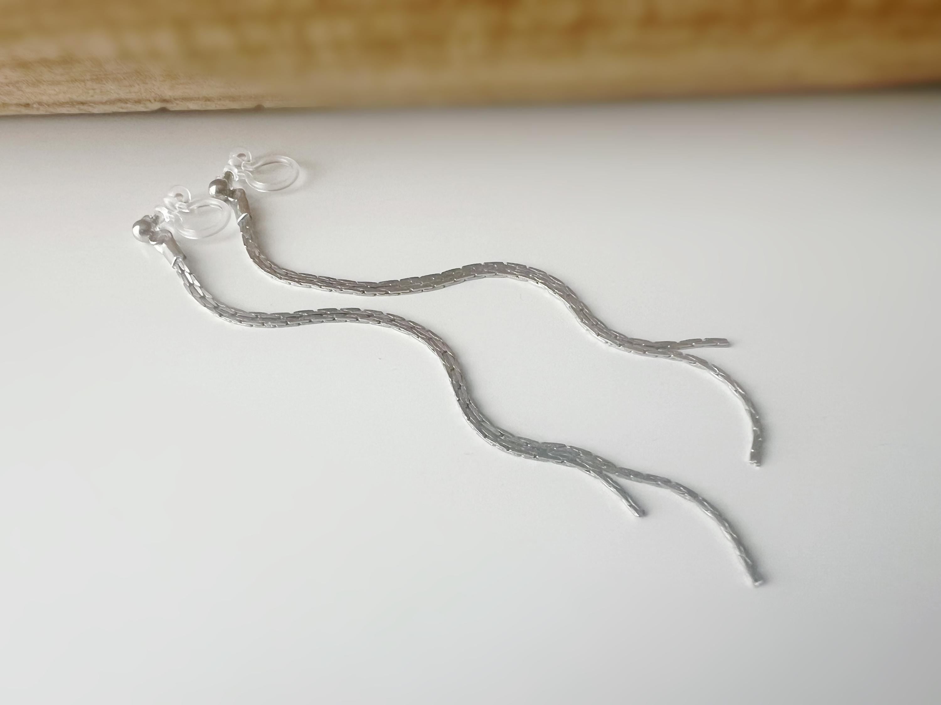 Longue Clips d'oreilles invisibles. Double chaîne or tassel. Boucles d'oreilles clips confortable pour oreilles non percées. Prêt à offrir.