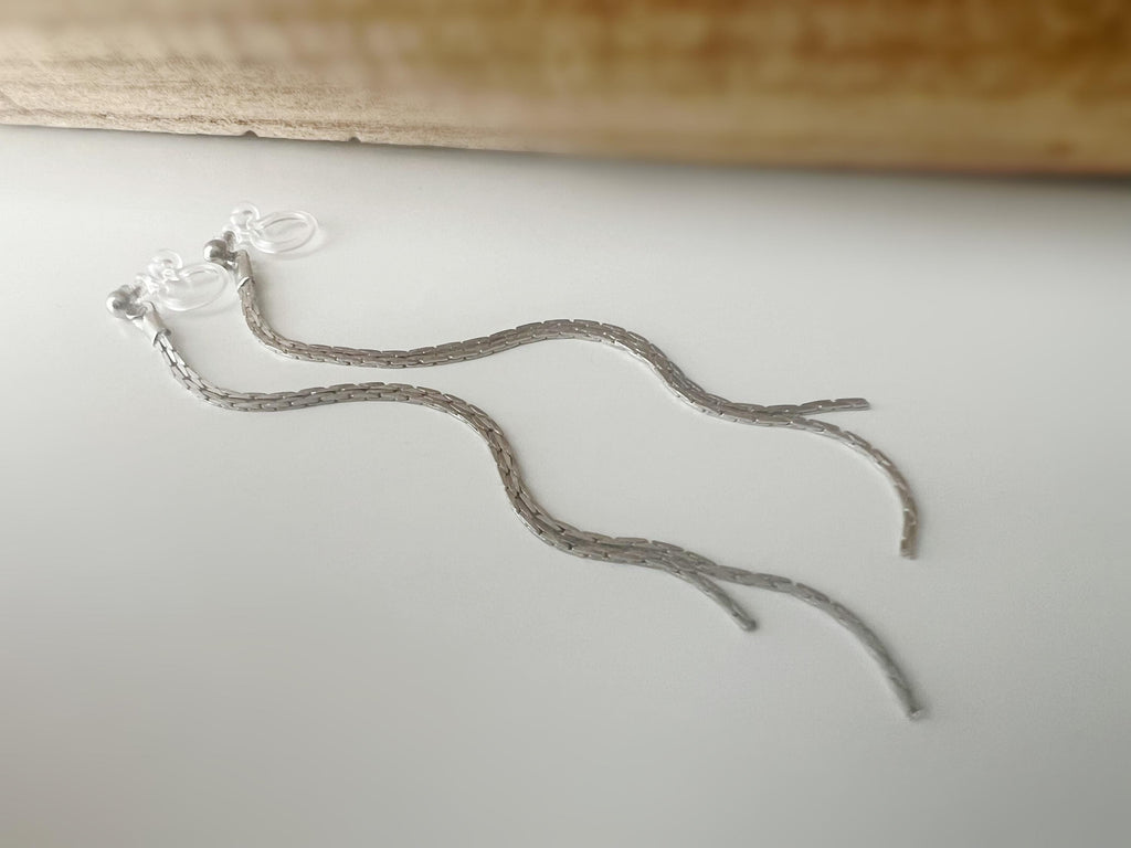 Longue Clips d'oreilles invisibles. Double chaîne or tassel. Boucles d'oreilles clips confortable pour oreilles non percées. Prêt à offrir.
