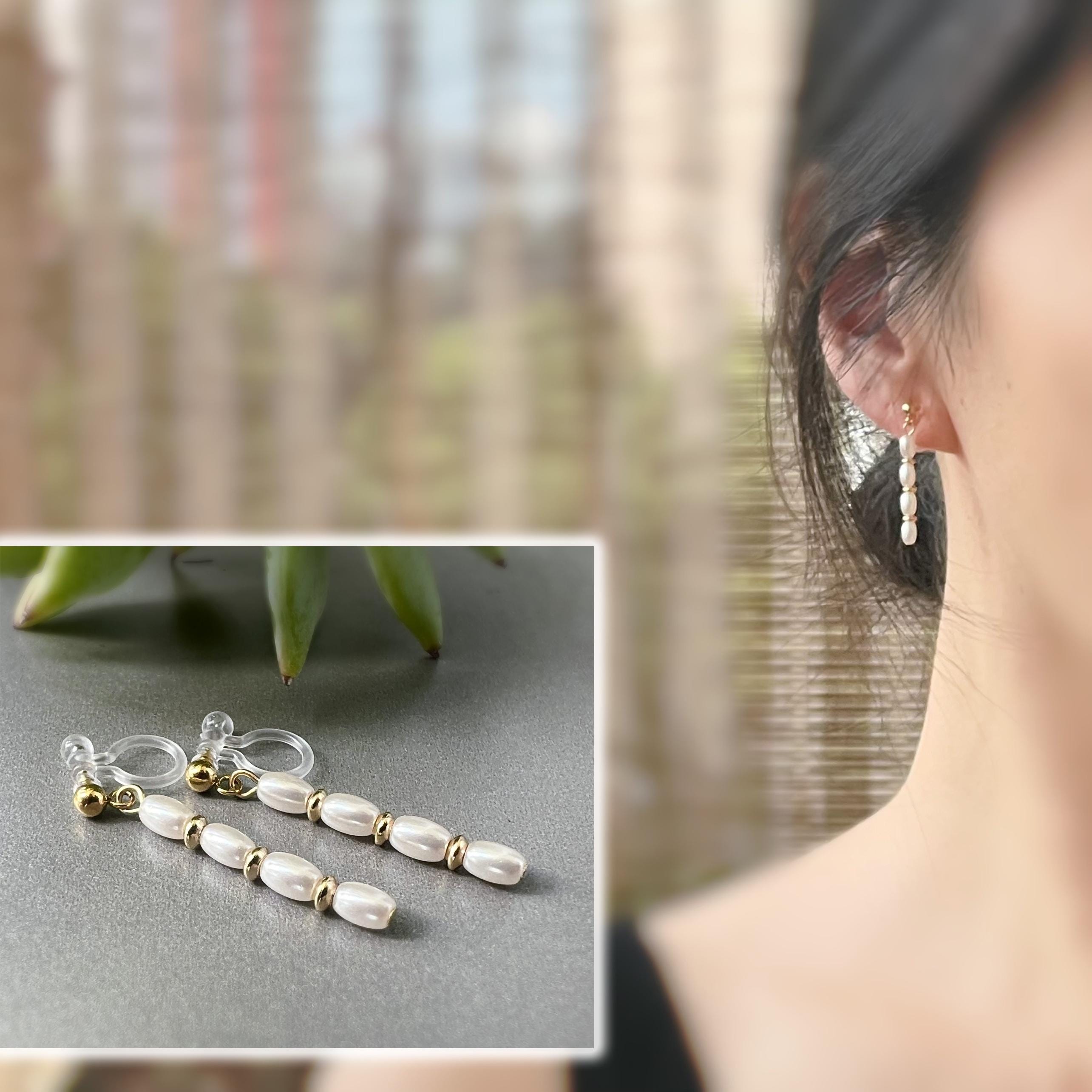 Clips d'oreilles longue Barre Perle blanche en verre min perle disque couleur Or. Boucles d'oreilles Clips Invisibles Moderne